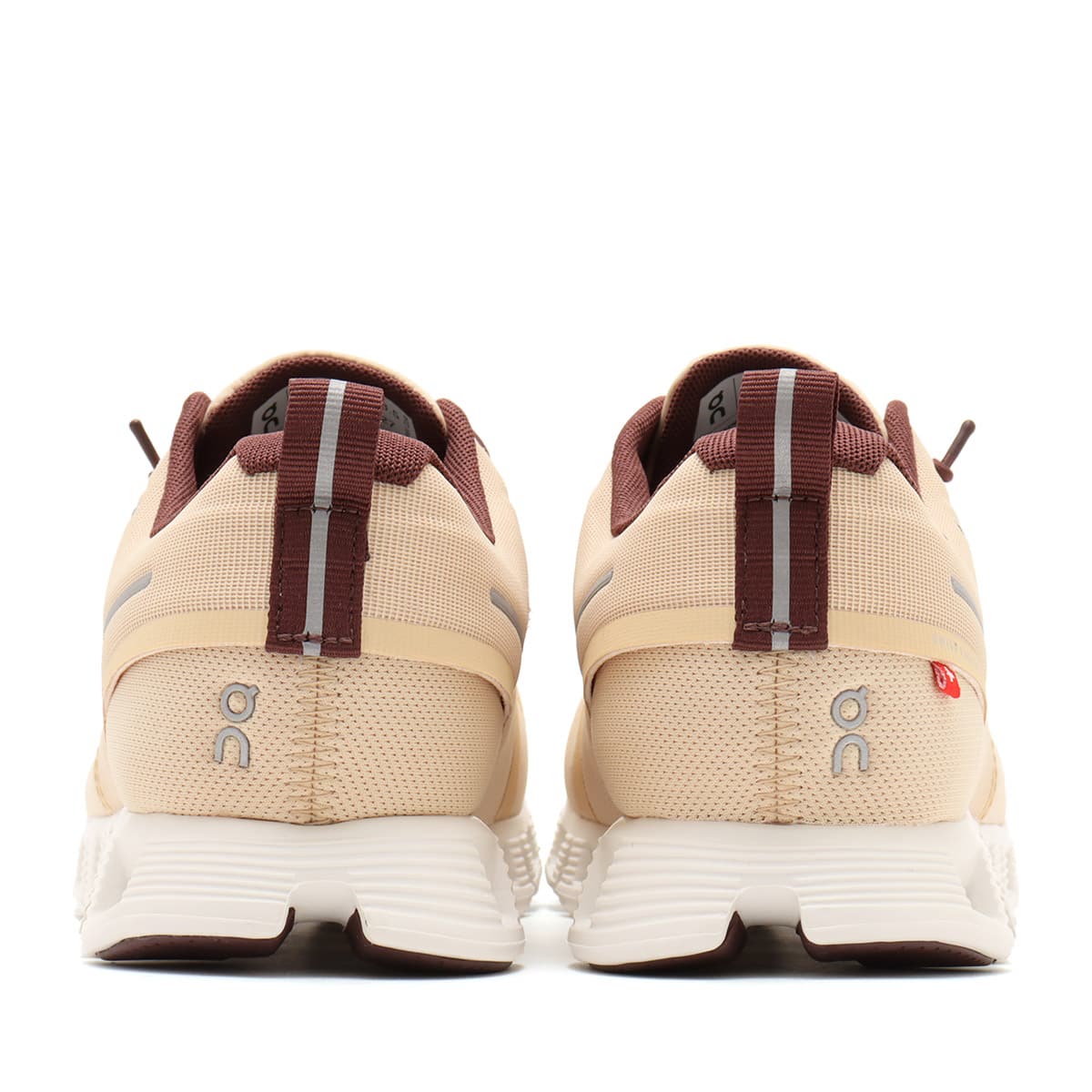 On Cloud 5 Waterproof M Savannah | Ivory の画像
