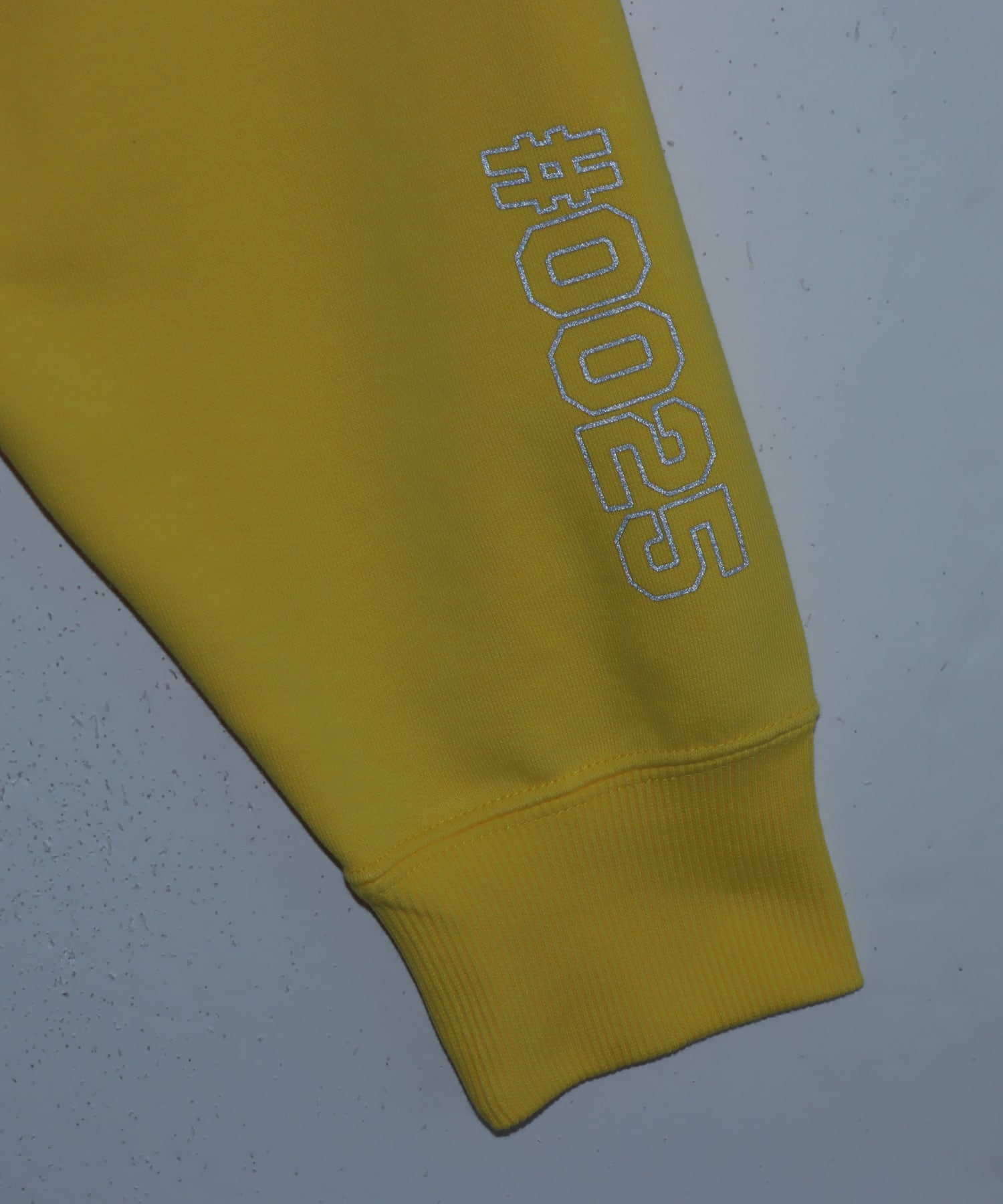 PUMA PUMA X POKEMON RELAXED GRAPHIC HOODIE TR ENERGIZING YELLOWの画像