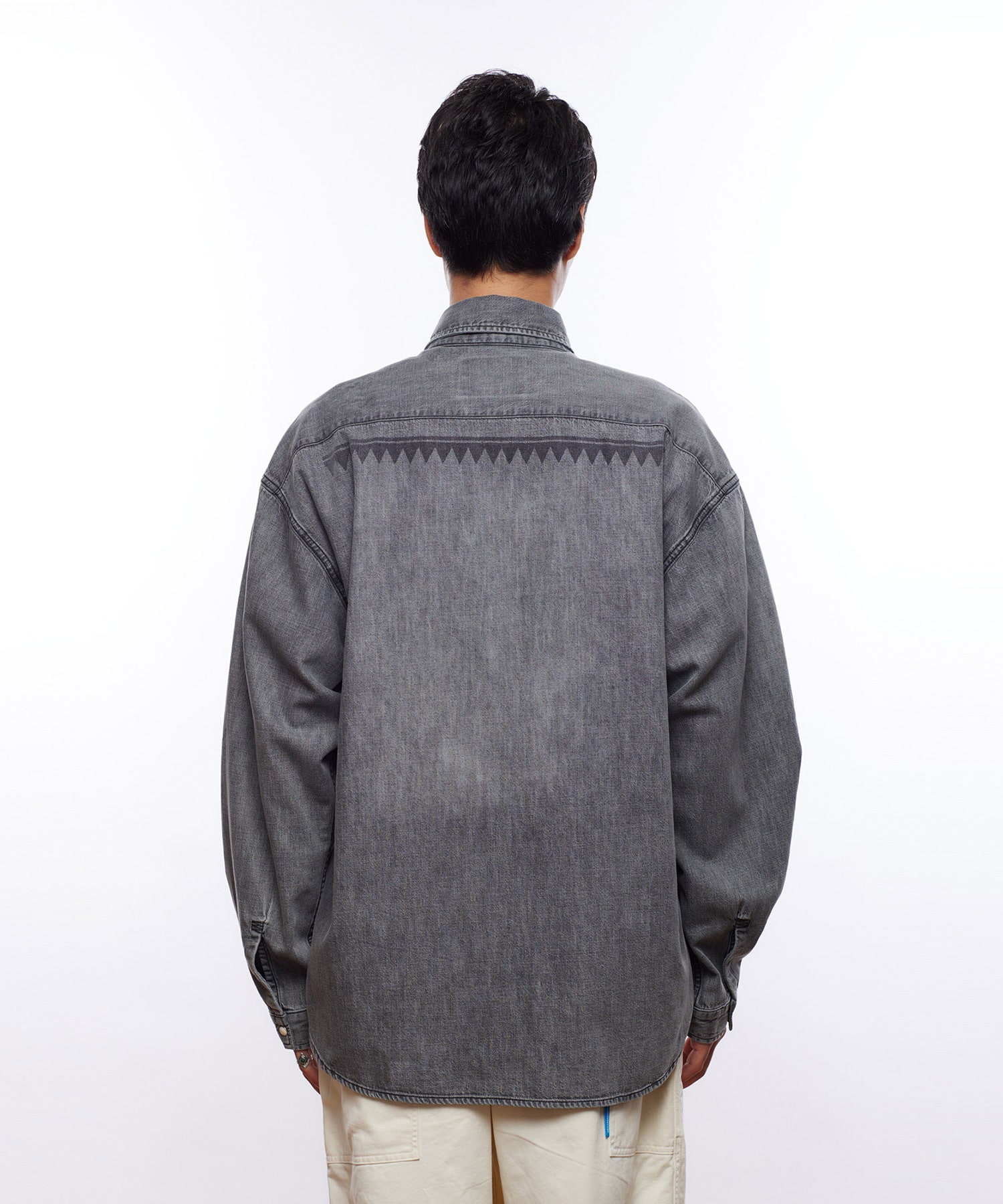 LIBERAIDERS TRIBAL DENIM SHIRT BLACKの画像