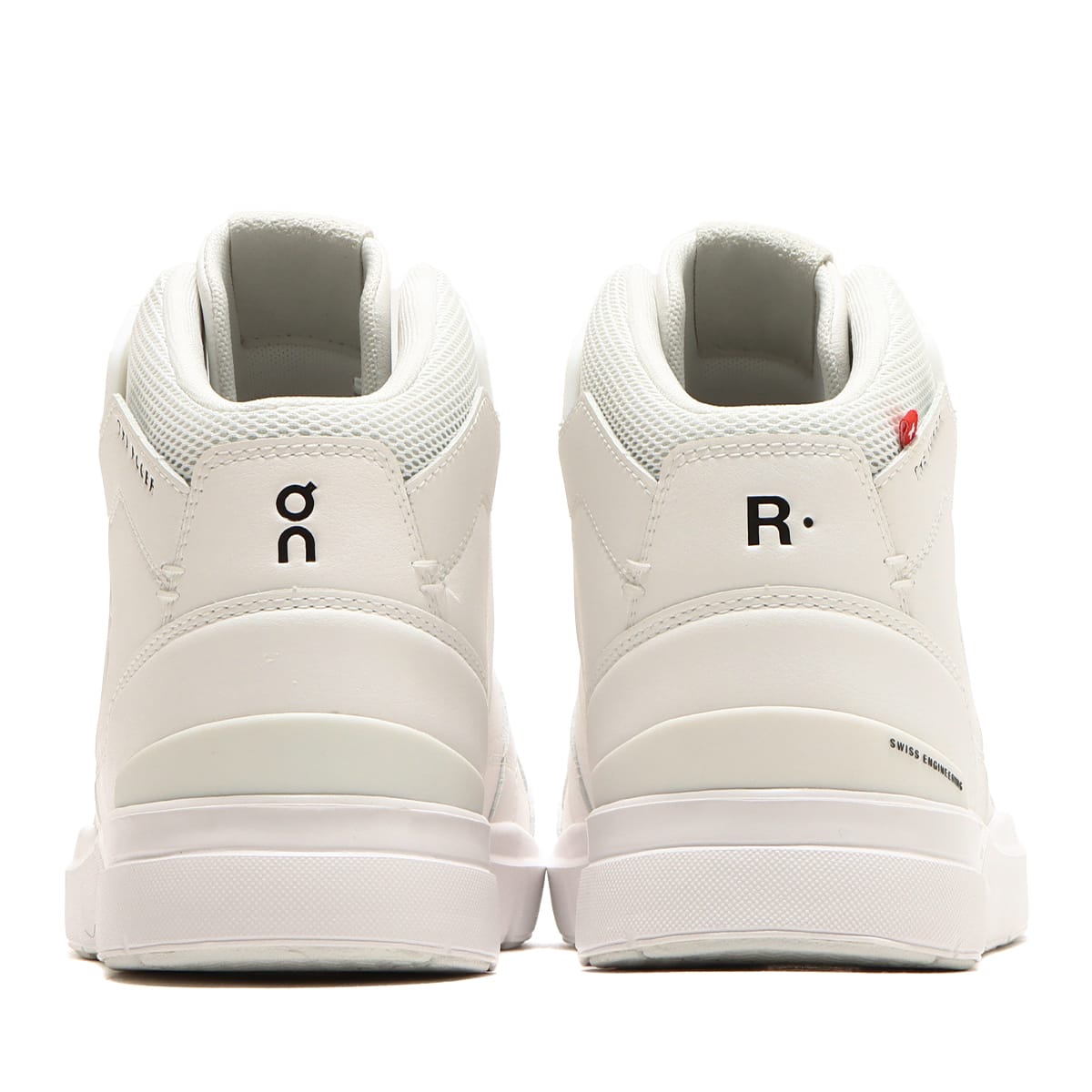 On THE ROGER Clubhouse Mid All White 22FW-I