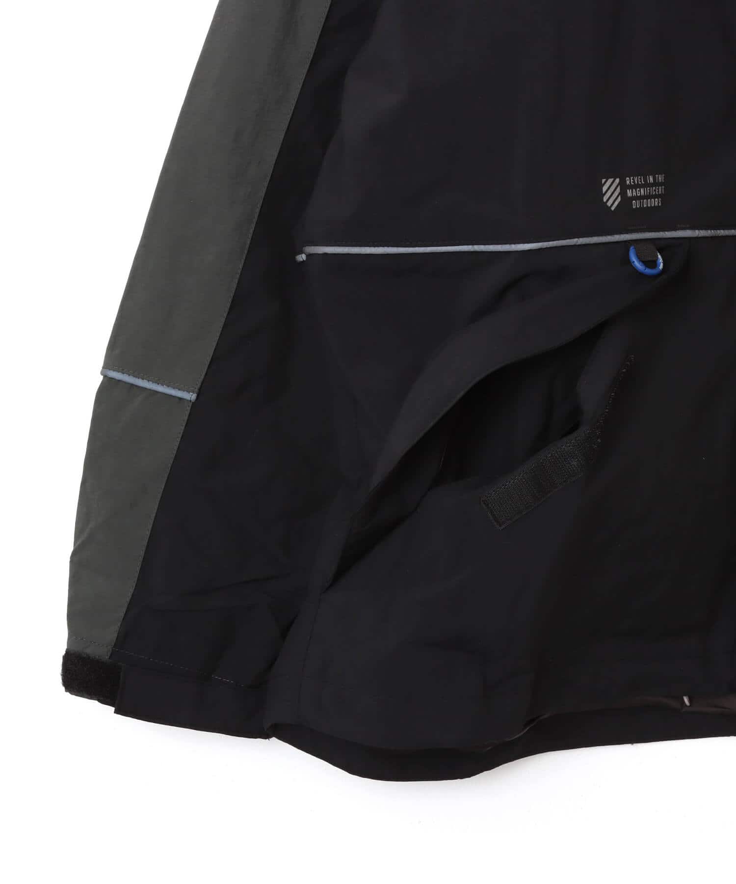 New Balance HOODED TASLAN JACKET ブラックの画像