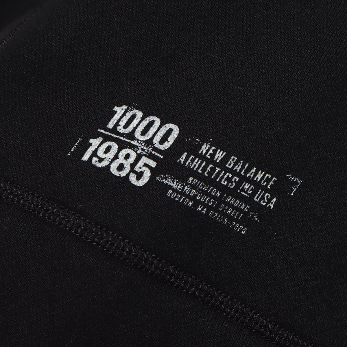 New Balance 1000 SWEAT FULLOVER HOODIE REGULAR FIT ブラック 23FA-Iの画像