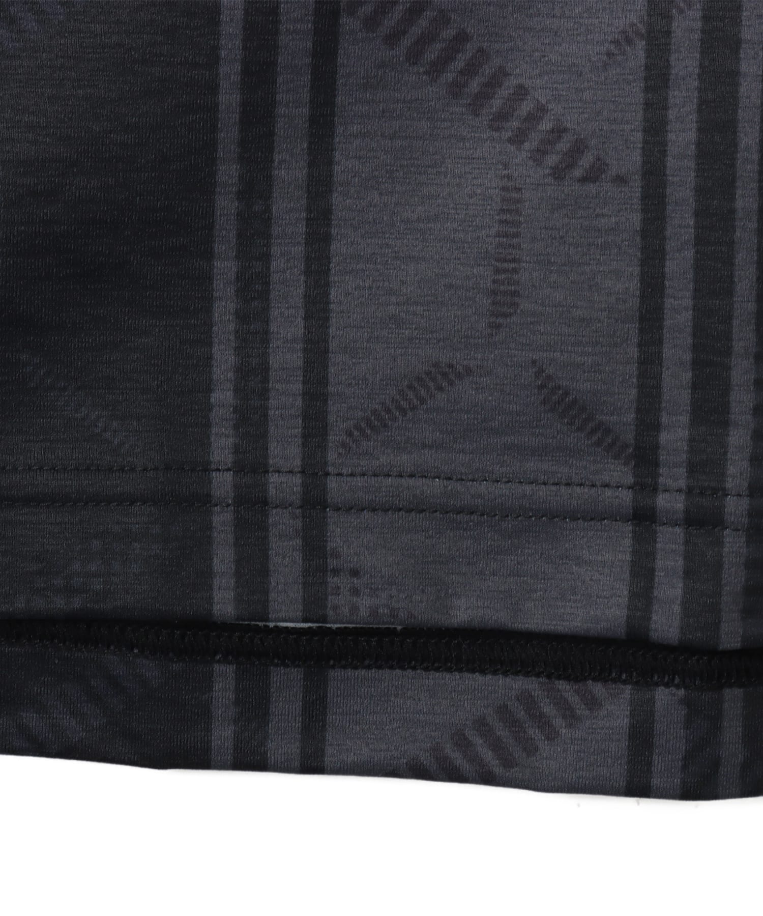 New Balance GRAPHIC SHORT SLEEVE SHIRTS ブラックの画像