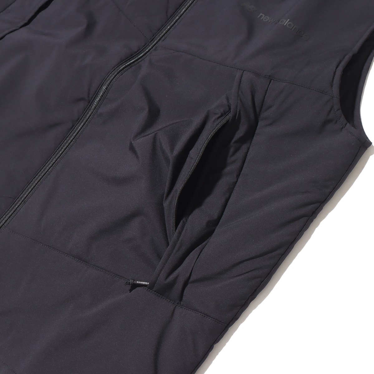 New Balance MET24 Packable Padded Vest ブラック 23FW-Iの画像