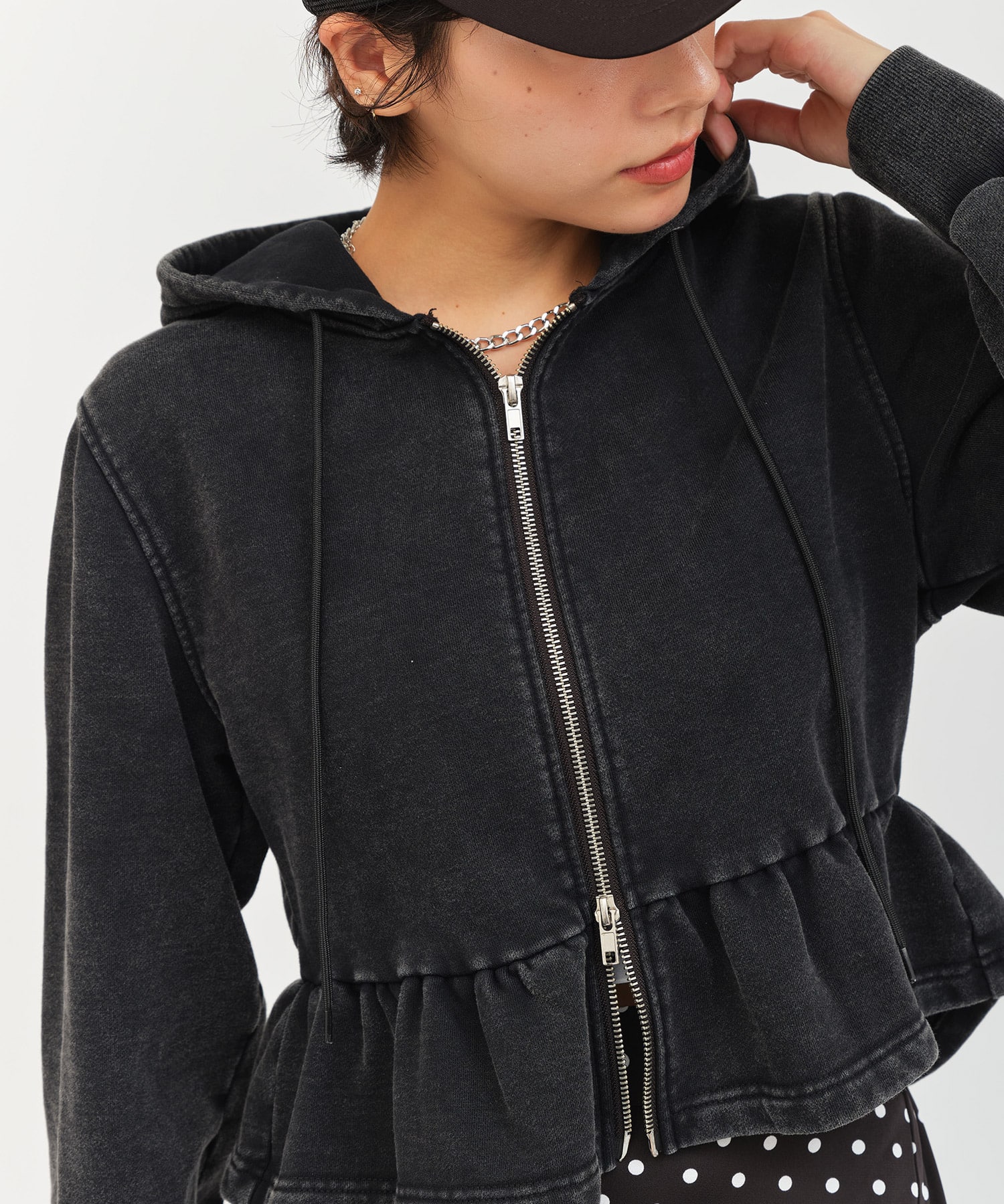 atmos pink Peplum Zip Hoodie BLACKの画像