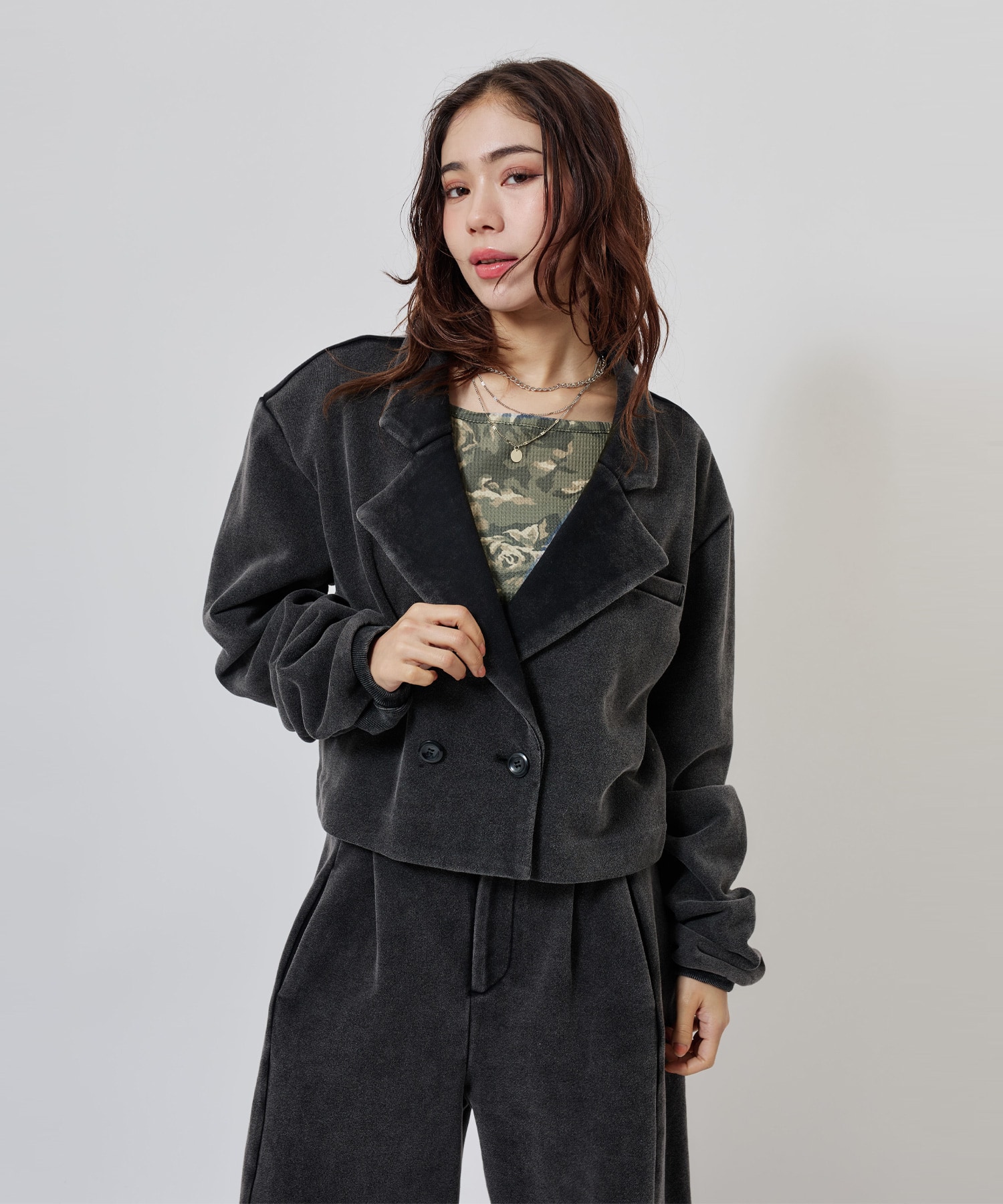 atmos pink Jersey Cropped Jacket CHARCOALの画像