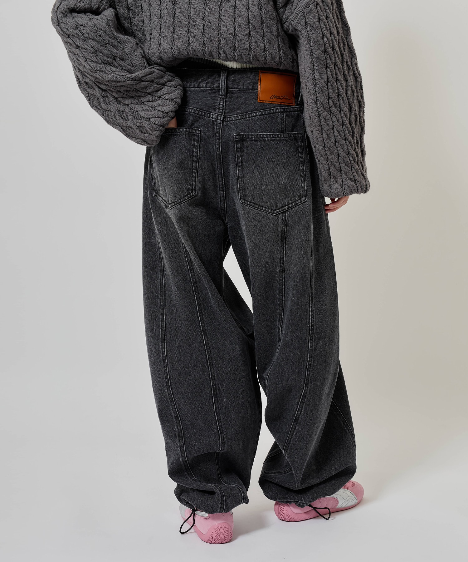 atmos pink Curve Denim Pants BLACKの画像