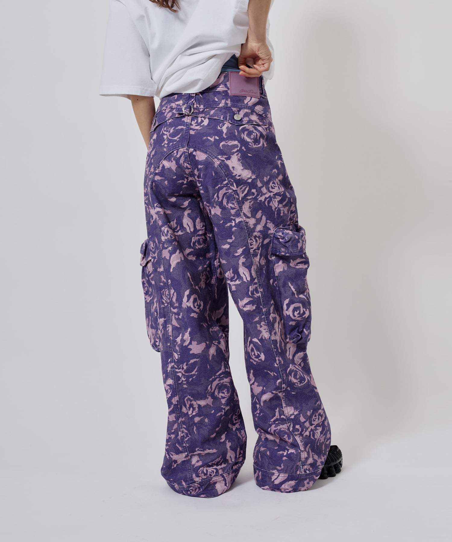 atmos pink Rose Camouflage Cargo Pants PINKの画像