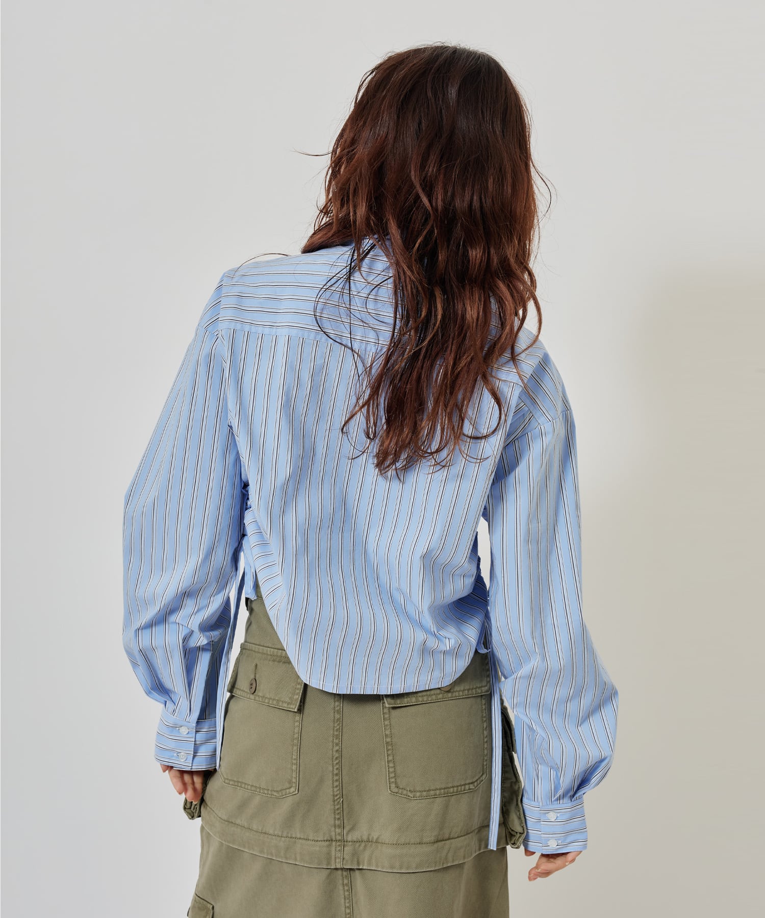 atmos pink Shirring Cropped Shirt SAXの画像