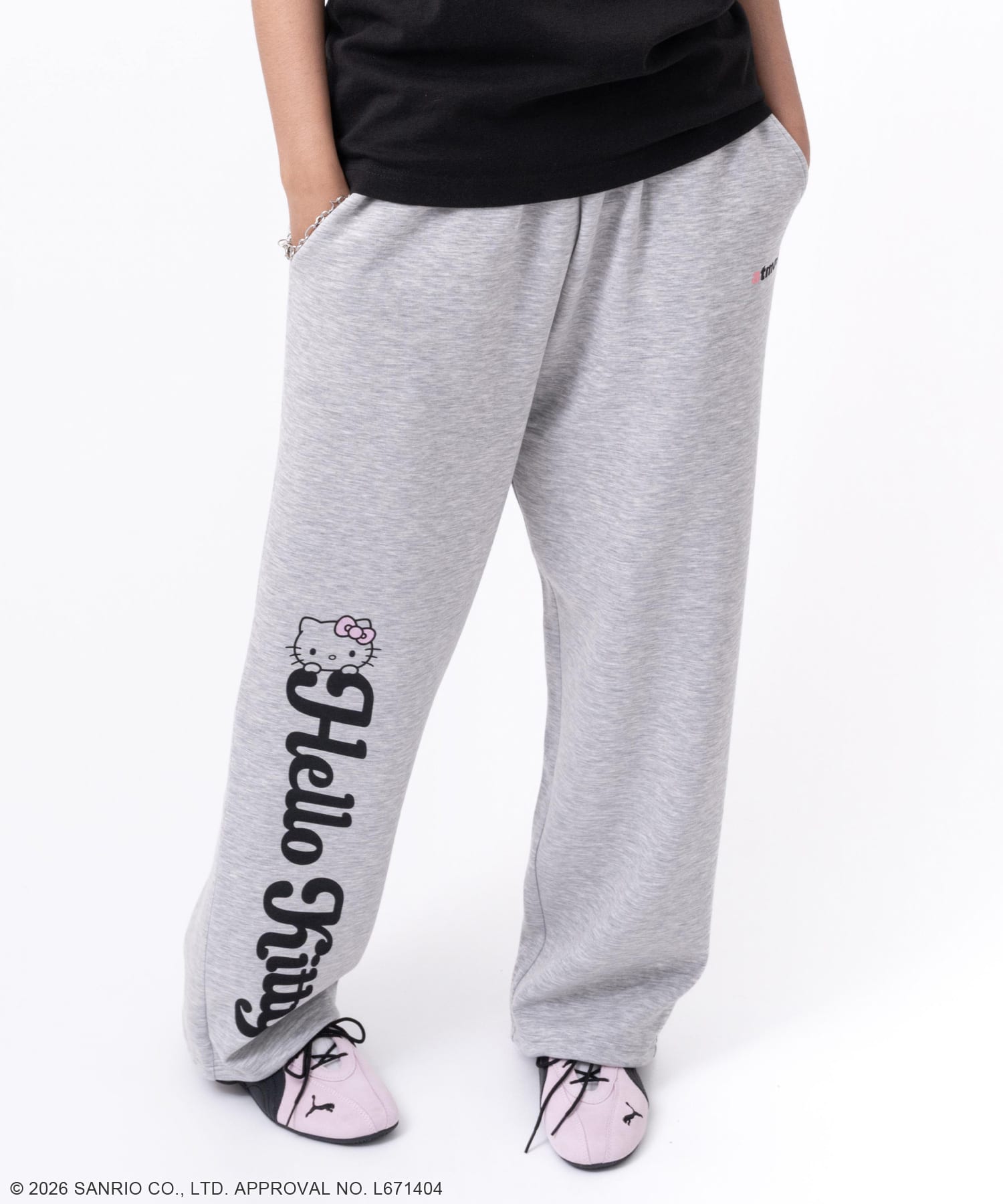 atmos pink x HELLO KITTY Sweat Pants GRAYの画像
