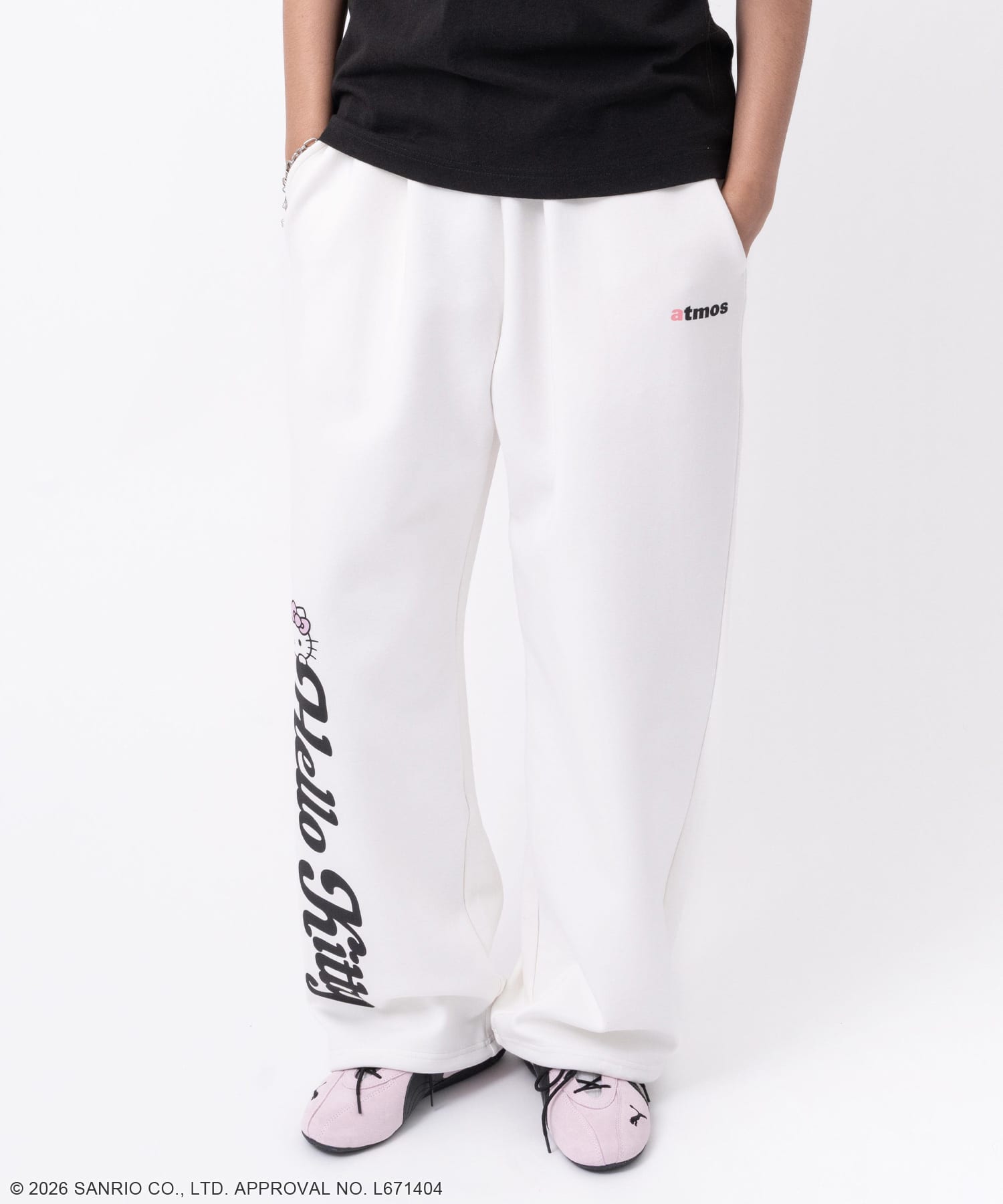 atmos pink x HELLO KITTY Sweat Pants WHITEの画像