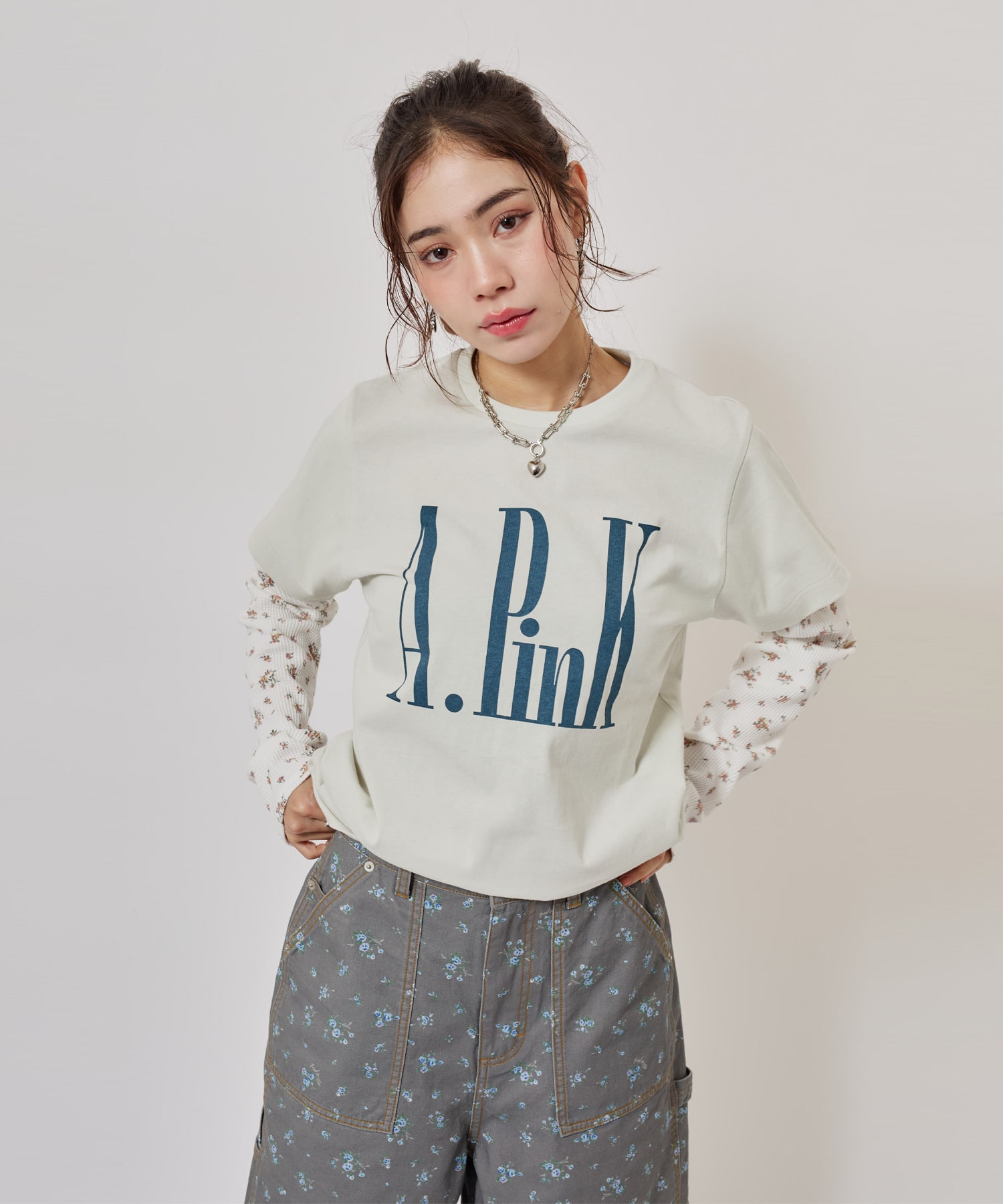 atmos pink Layered Print LS T-shirt WHITEの画像