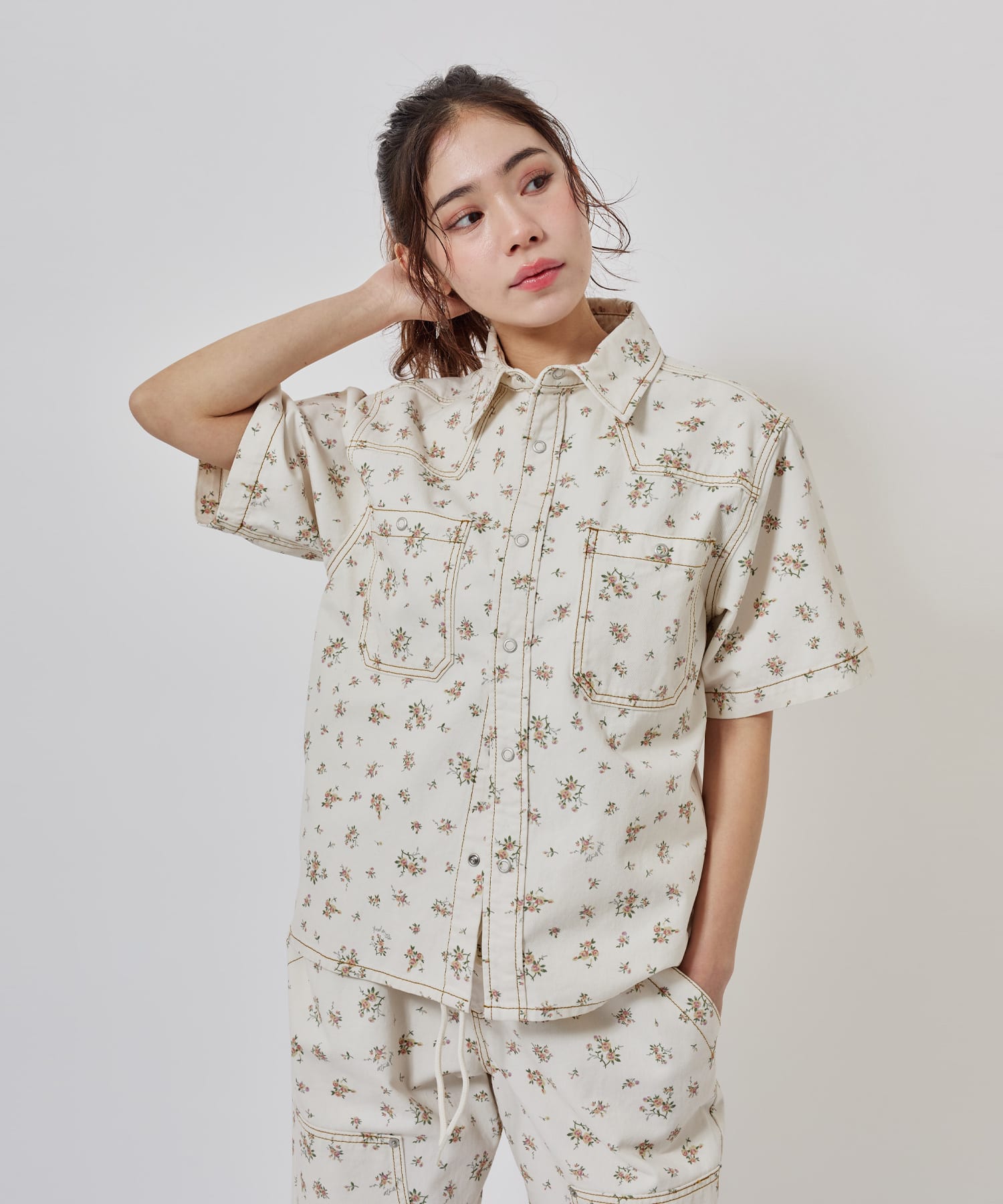 atmos pink Floral Work Shirt WHITEの画像