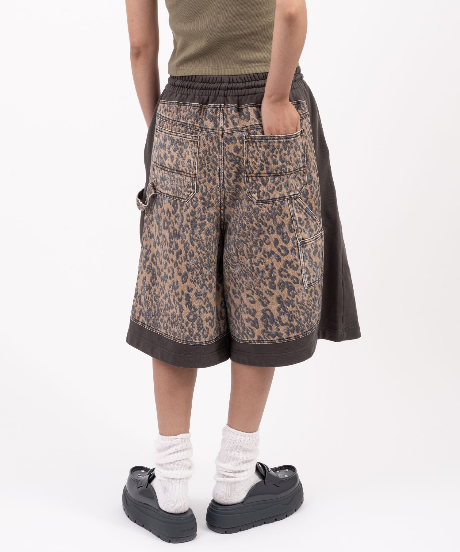 atmos pink Leopard Docking Short Pants BROWNの画像