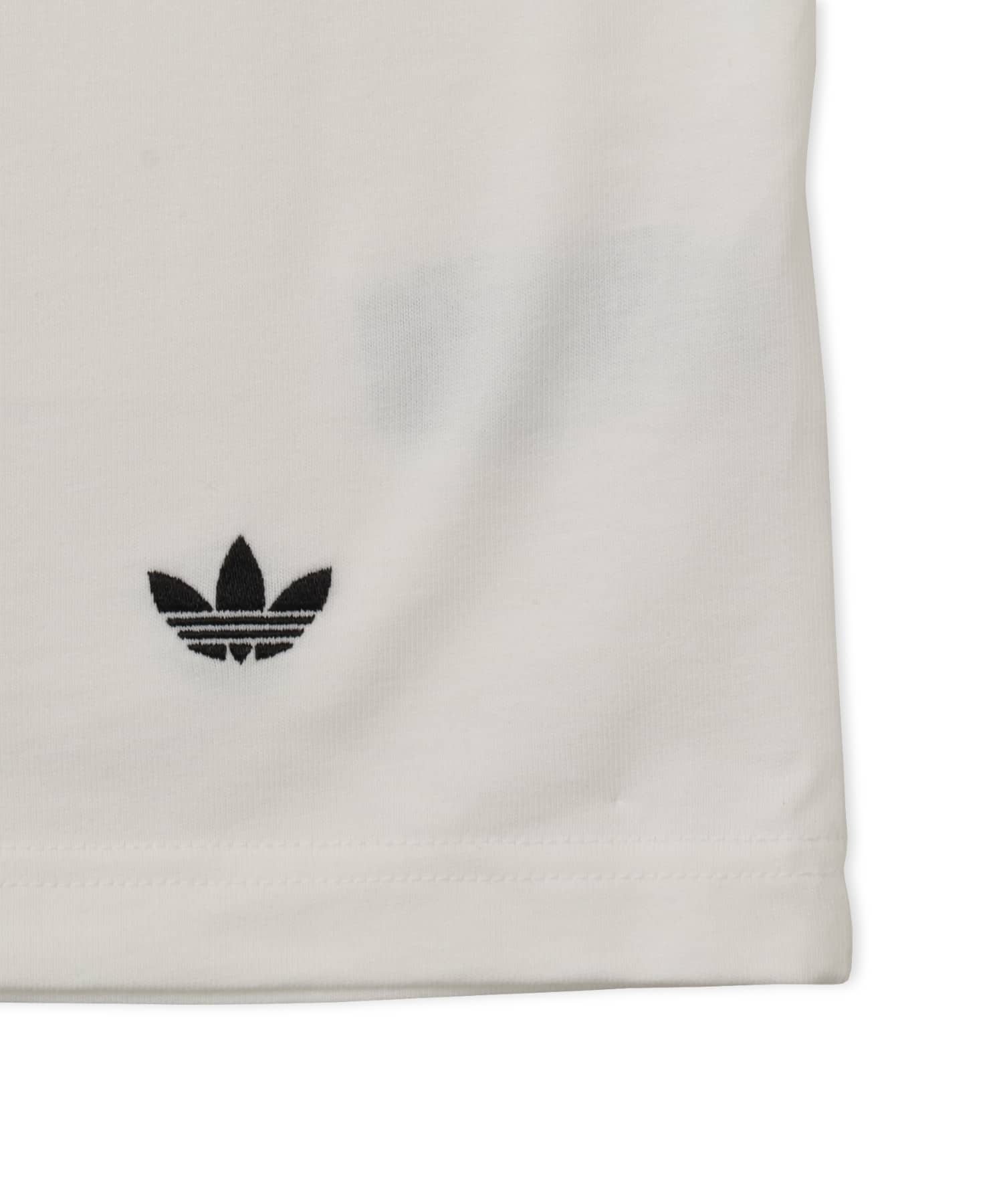 adidas atmos TICKET TEE WHITEの画像