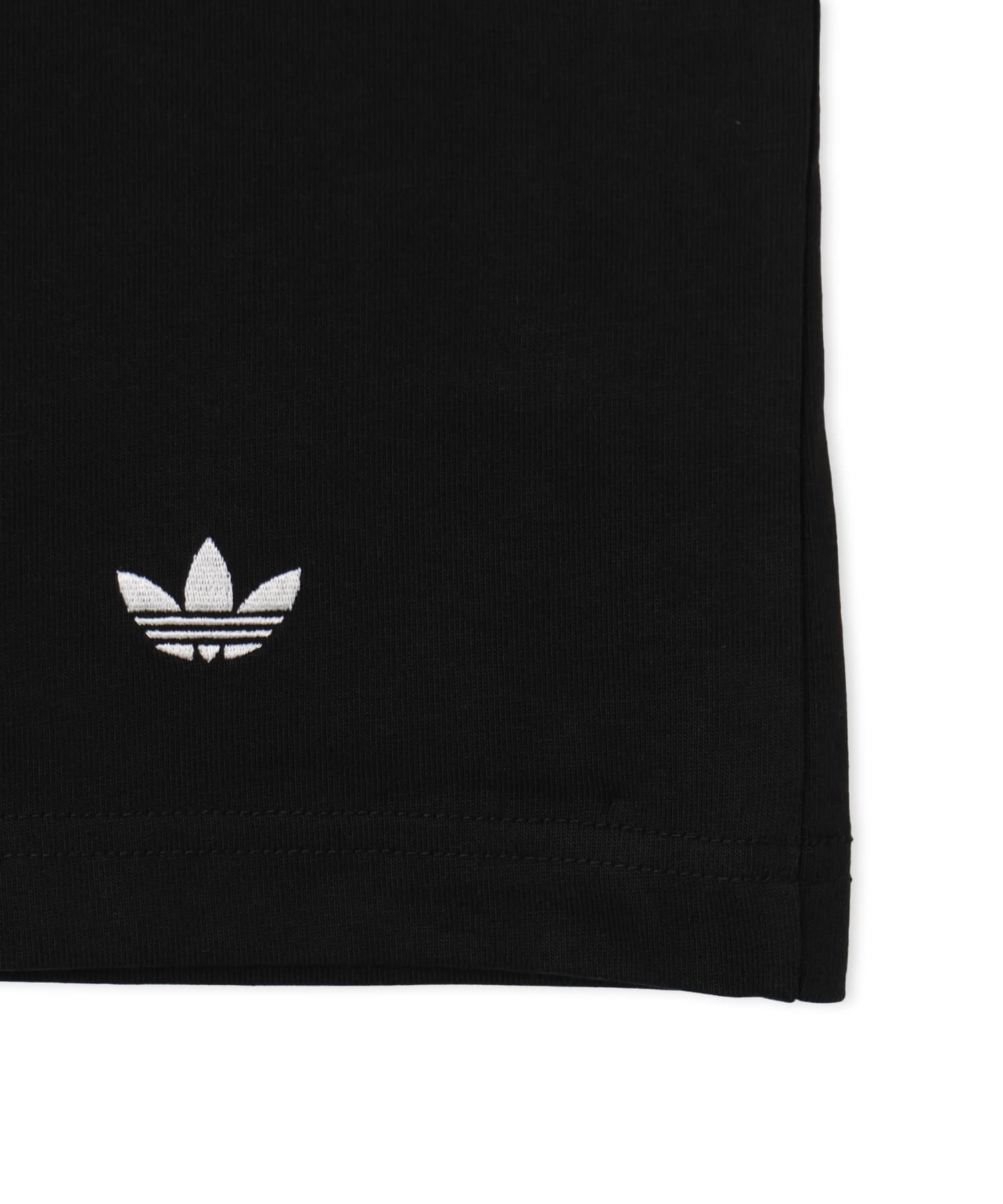 adidas atmos TICKET TEE BLACKの画像