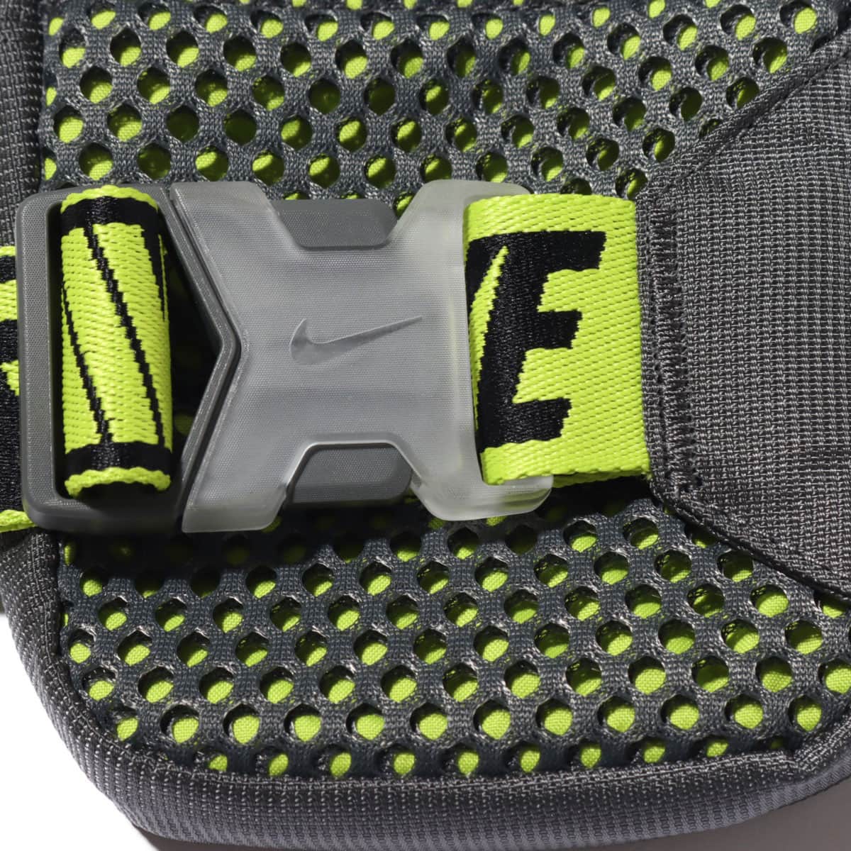 NIKE NK SPRTSWR ESSENTIALS S HIP P IRON GREY/BLACK/CYBER 21SP-Iの画像