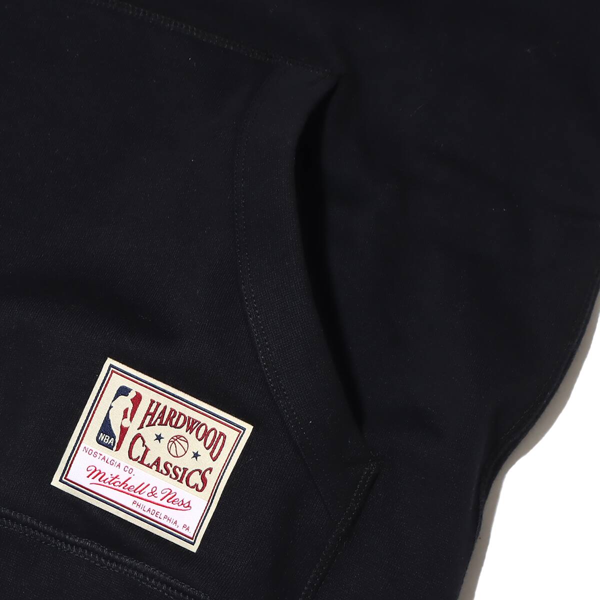 Mitchell & Ness NBA Off White Hoody Bulls BLACK 22FW-Iの画像