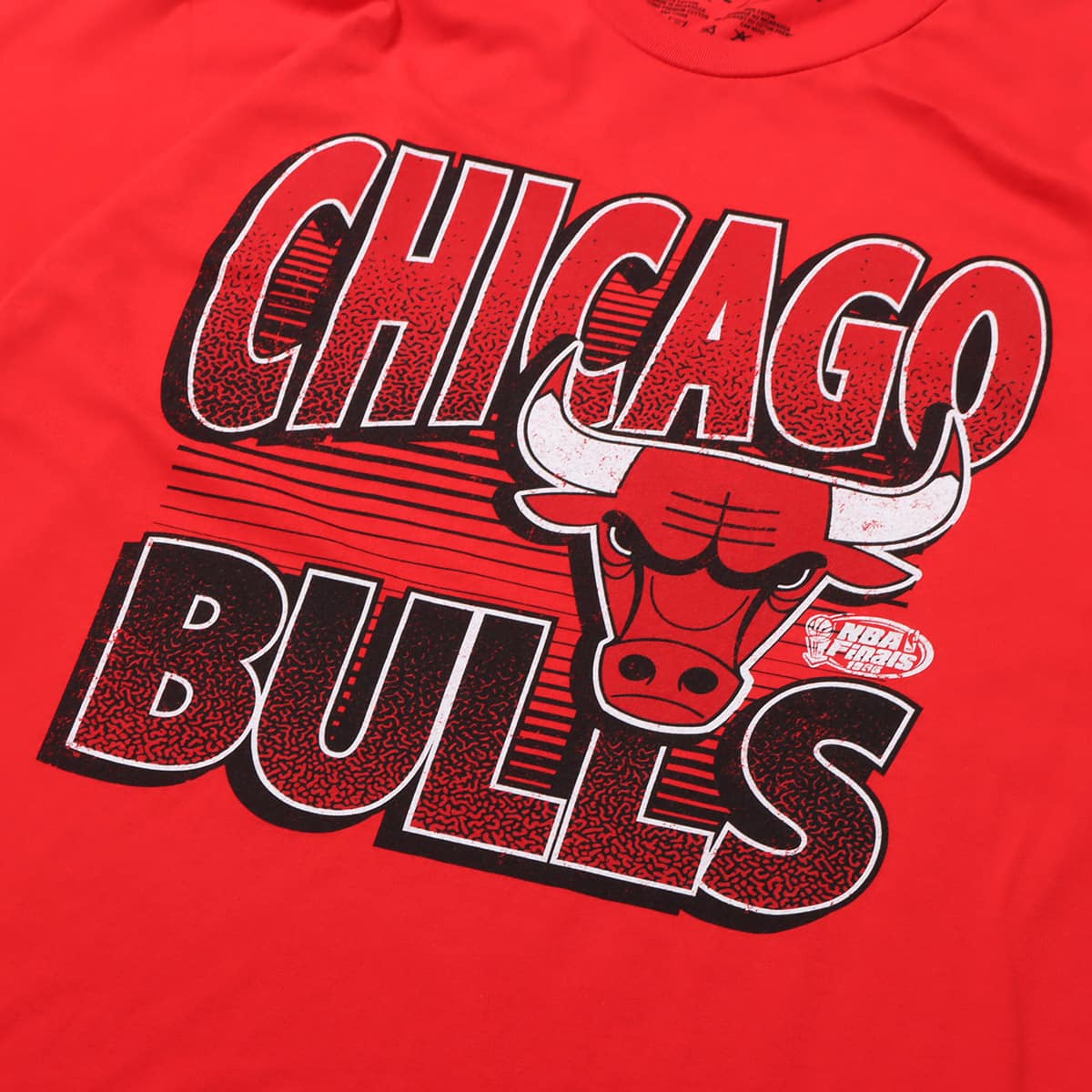 Mitchell & Ness NBA INCLINE STACKED TEE BULLS REDの画像