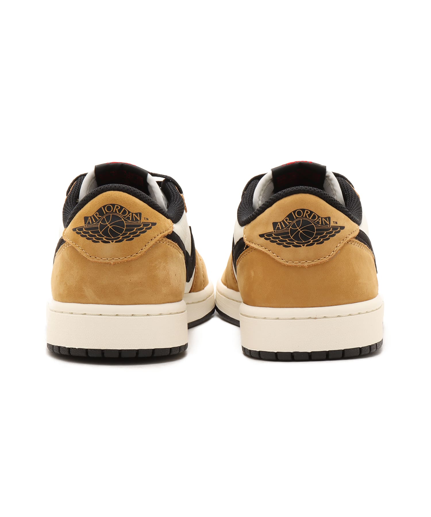 JORDAN BRAND AIR JORDAN 1 RETRO LOW OG SAIL/BLACK-GOLDEN HARVEST-GYM REDの画像
