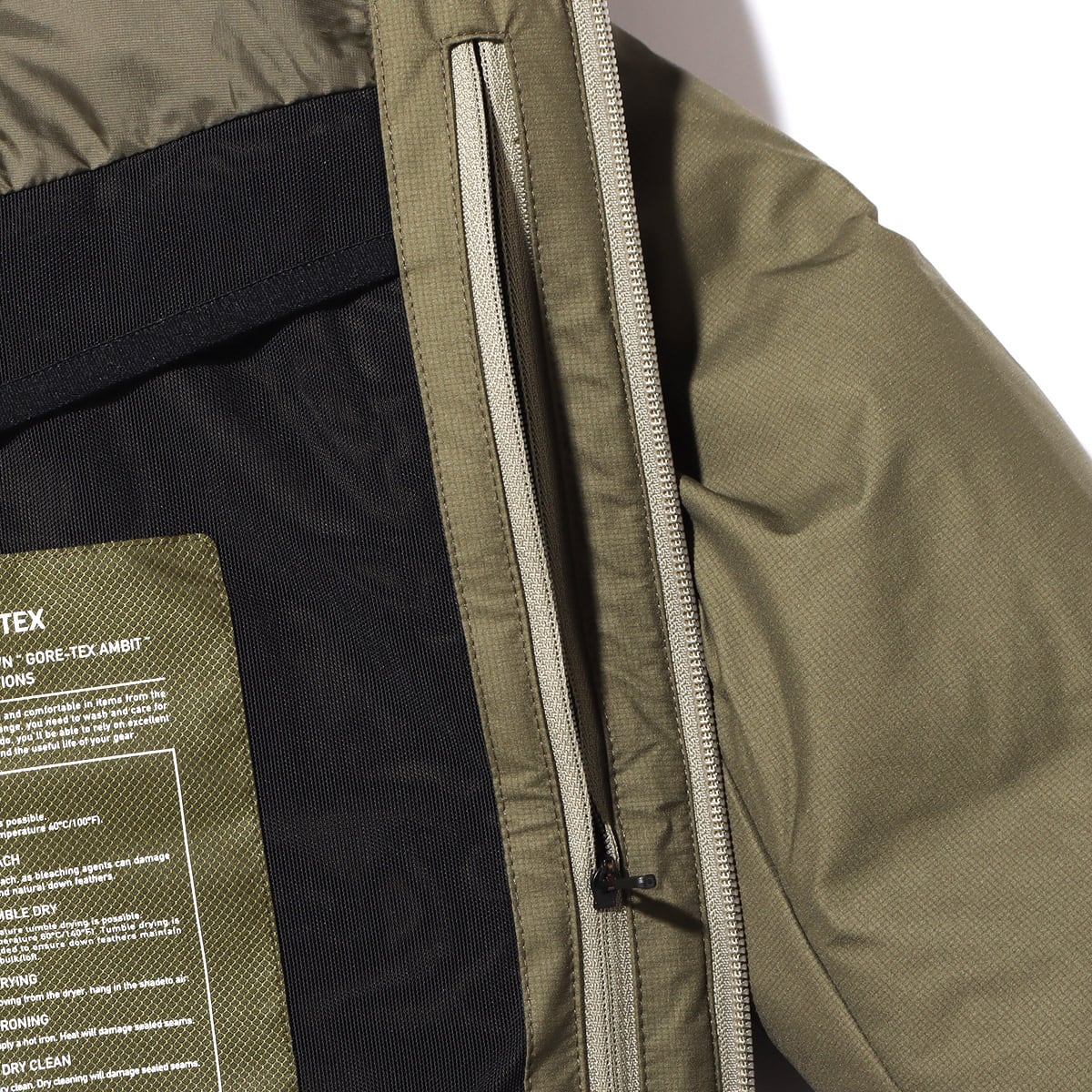 DESCENTE MIZUSAWA DOWN JACKET 