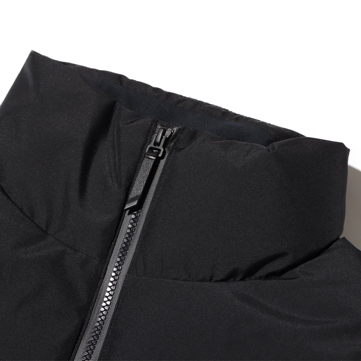 DESCENTE GORE DOWN JACKET ブラック 23FW-S（デサント ゴア