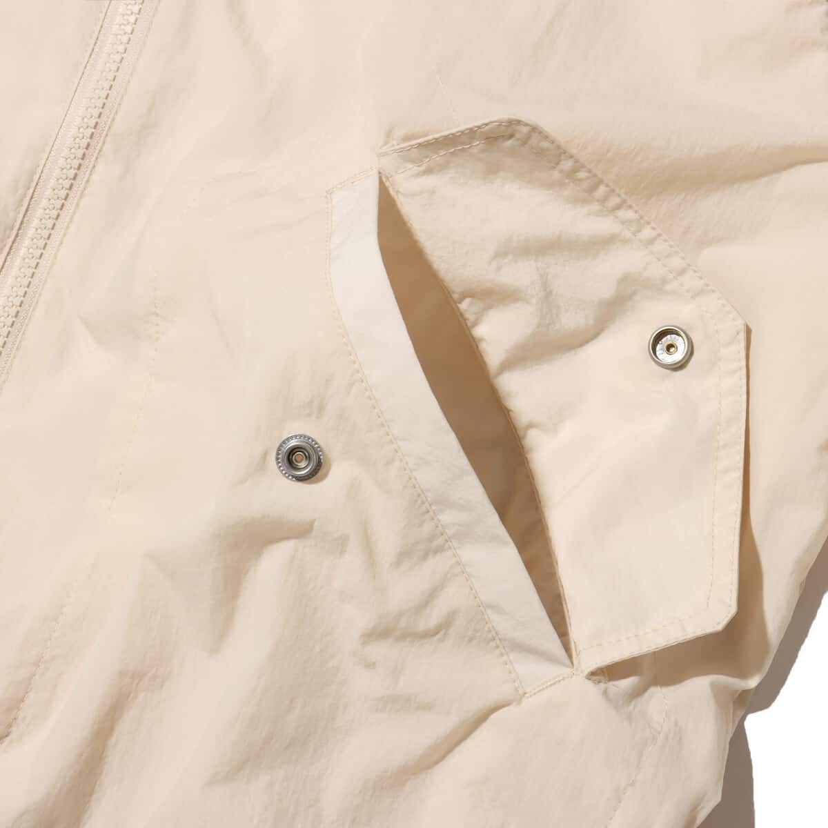 JORDAN BRAND AS M J ESS STMT LTWT RNGD JKT LEGEND LT BROWN の画像