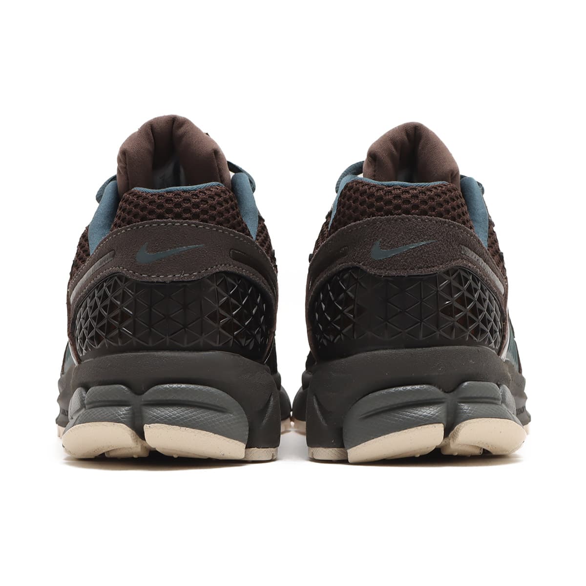 NIKE ZOOM VOMERO 5 PRM BAROQUE BROWN/MEDIUM ASH-VELVET BROWNの画像