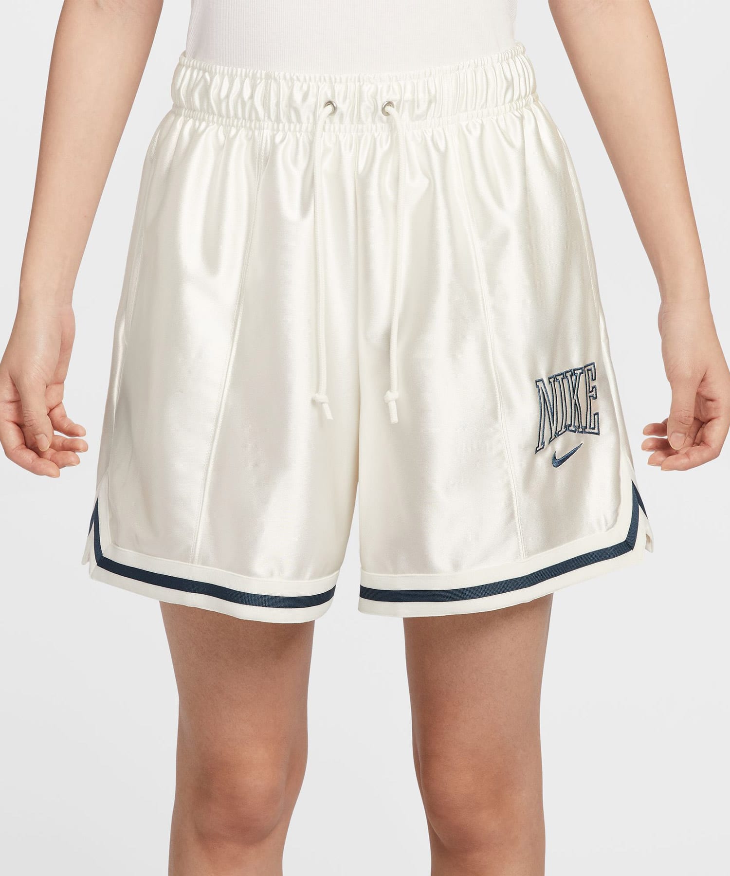 NIKE AS W NSW STREET 6" SATIN GX S SAIL/ARMORY NAVY/ARMORY NAVYの画像