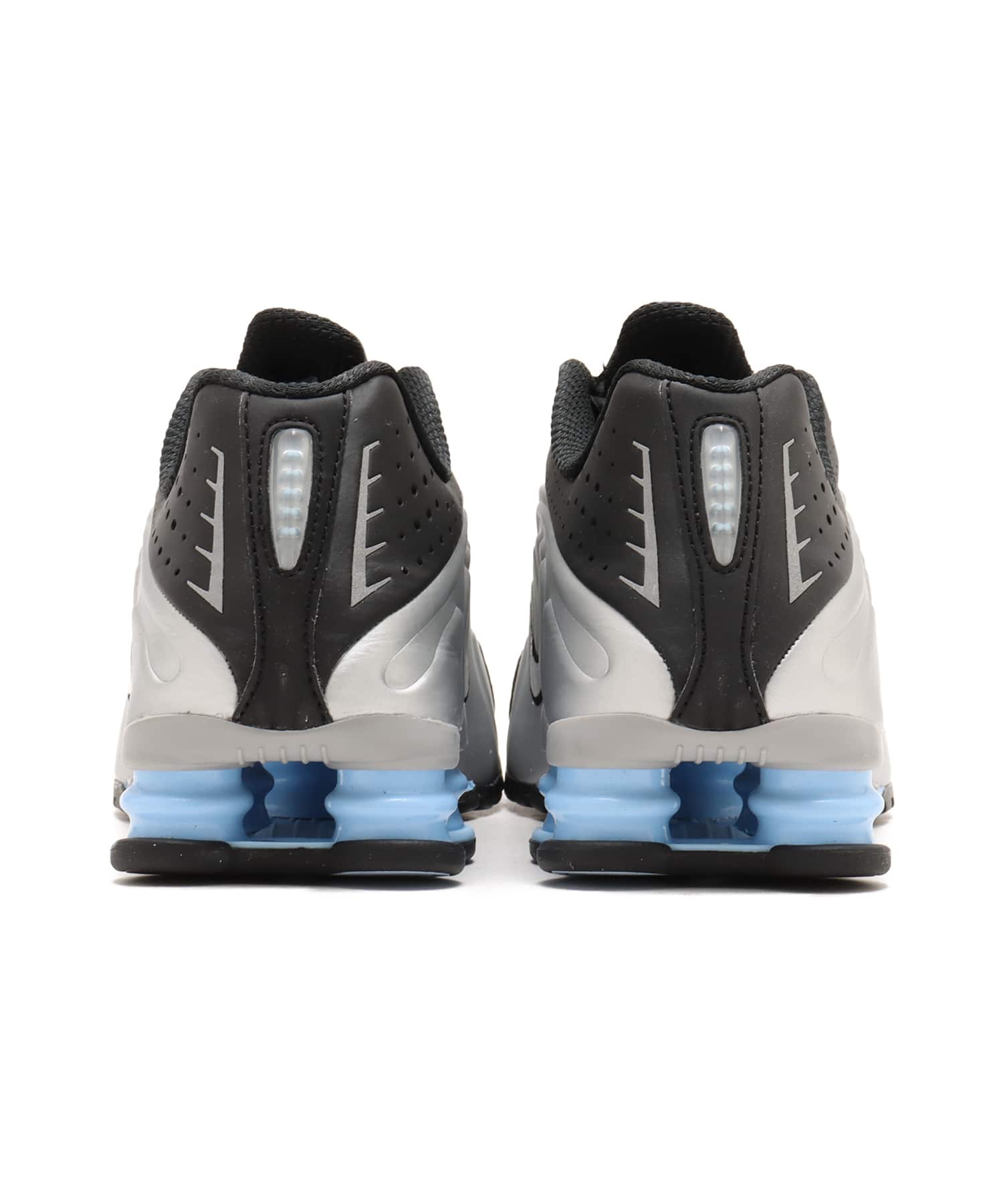 NIKE SHOX R4 METALLIC SILVER/METALLIC SILVER-BLACKの画像