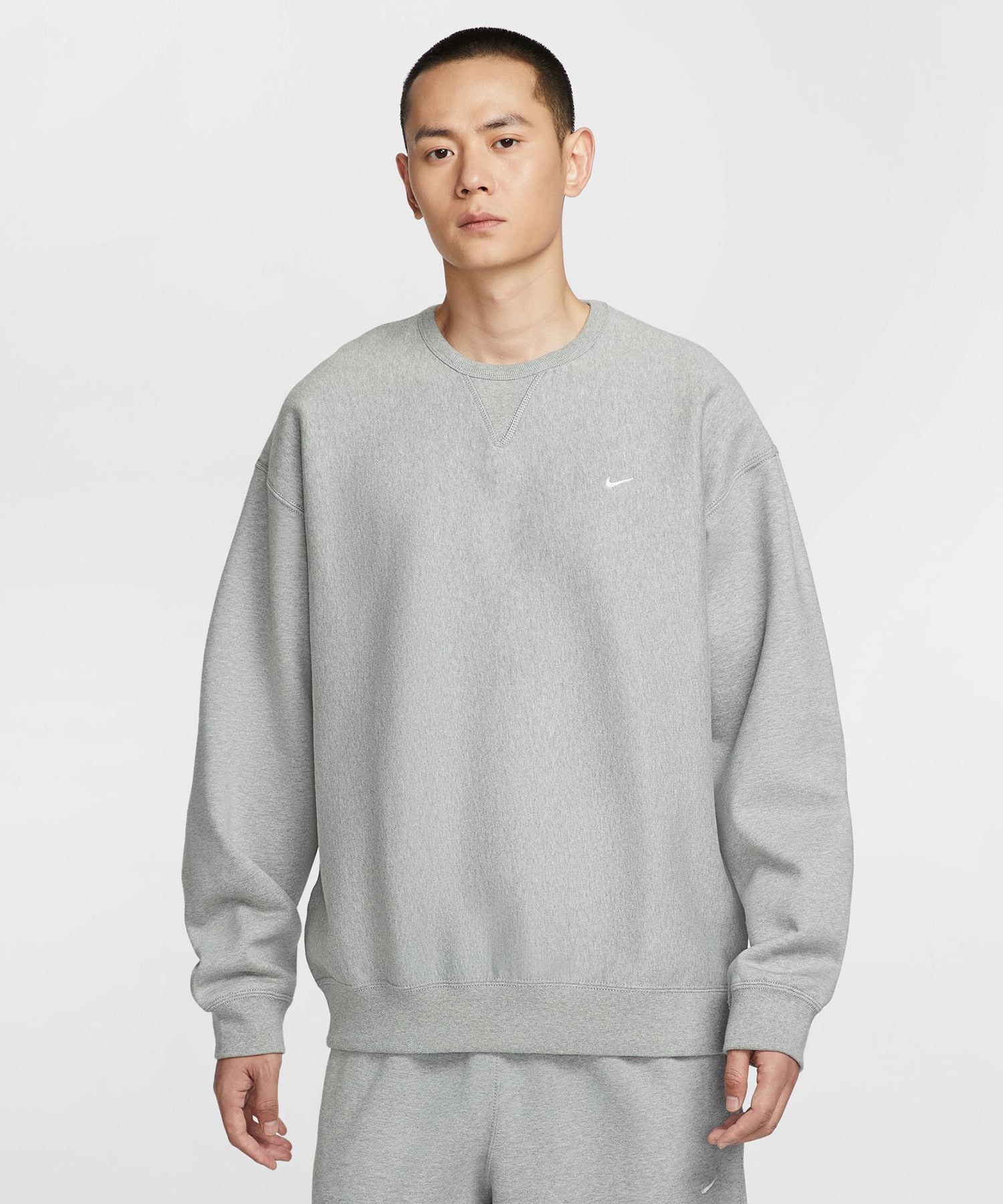 NIKE AS M NL SOLO SWSH BB CREW DK GREY HEATHER/WHITEの画像