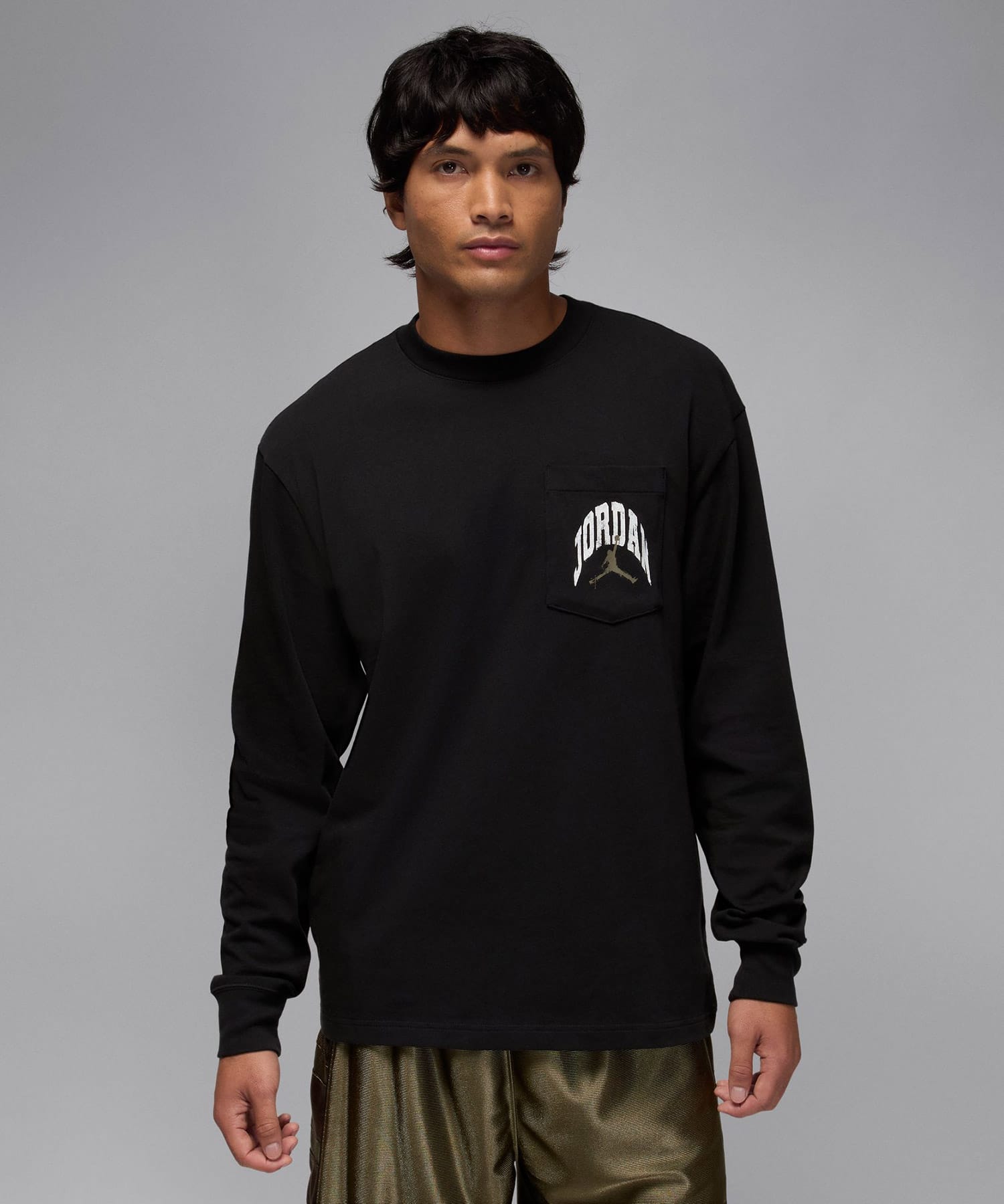 JORDAN BRAND M J BRK RLT LS POCKET CREW BLACK/SAILの画像