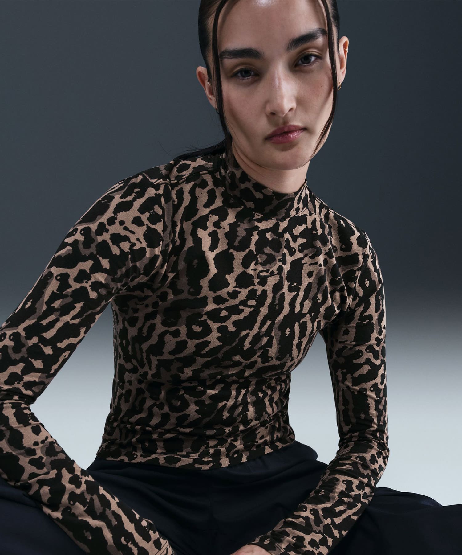 NIKE AS W NSW NK CHLL KNIT TEE PNX BLACKの画像