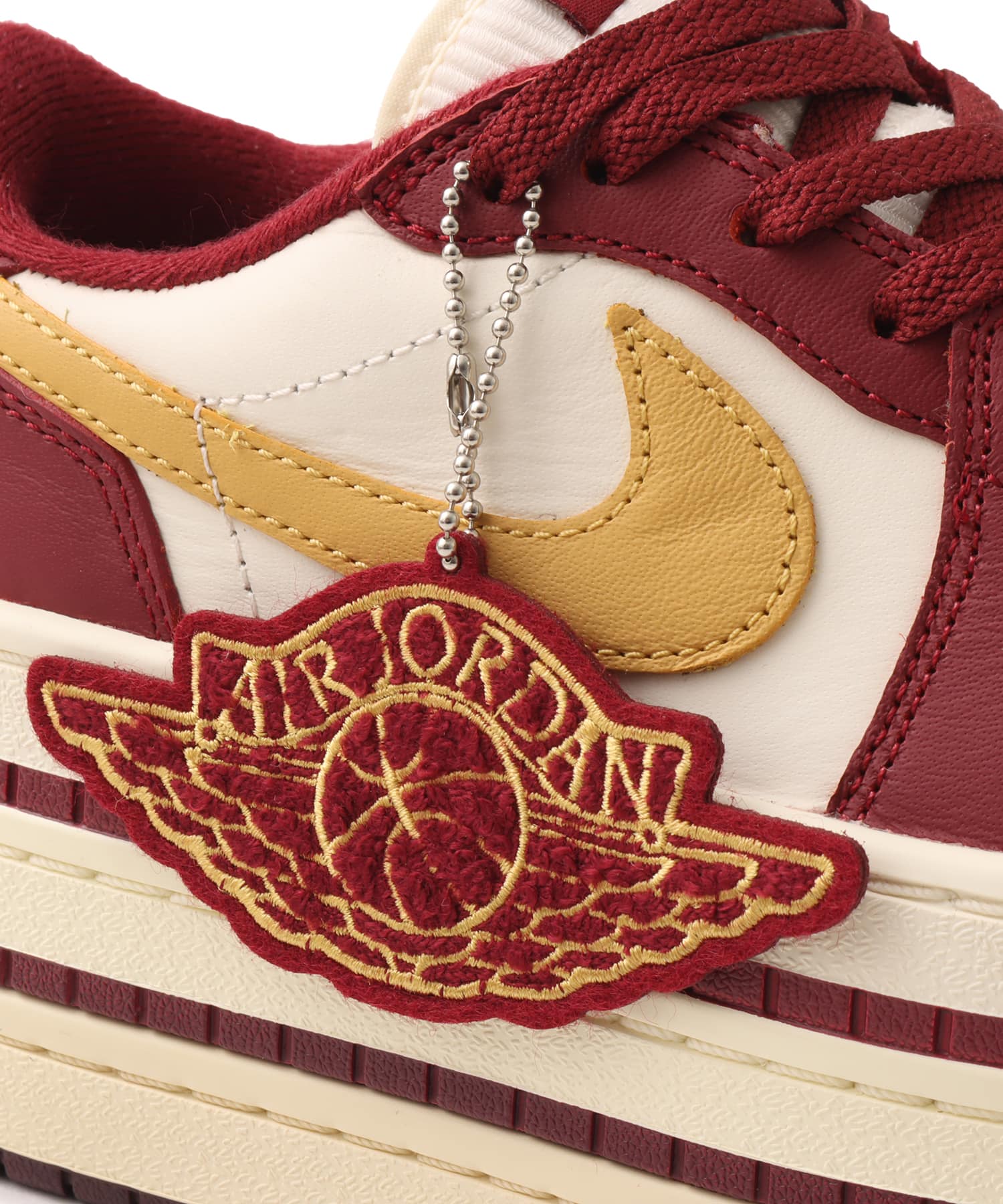 JORDAN BRAND WMNS AIR JORDAN 1 TRIPLE STACK TEAM RED/SANDED GOLD-PALE IVORYの画像