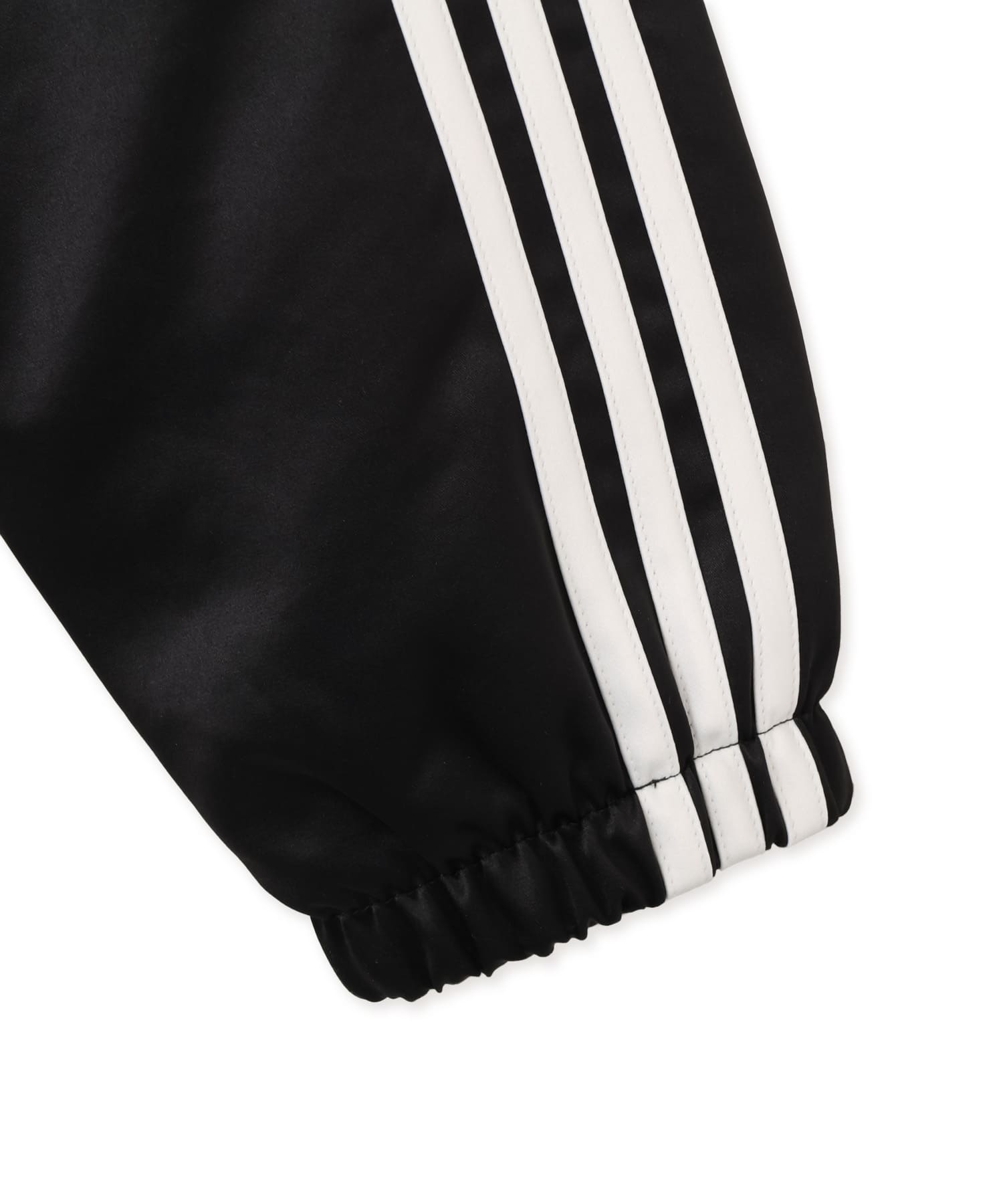 adidas 3 STRIPES SATIN COACHES JACKET ブラックの画像