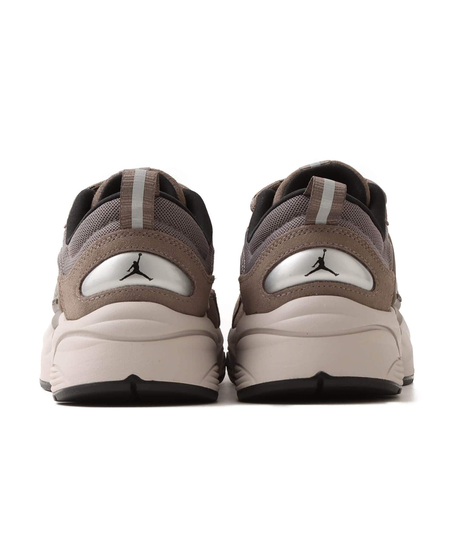 JORDAN BRAND JORDAN TRUNNER O/S CAVE STONE/BLACK-RIDGEROCK-MOON PARTICLEの画像