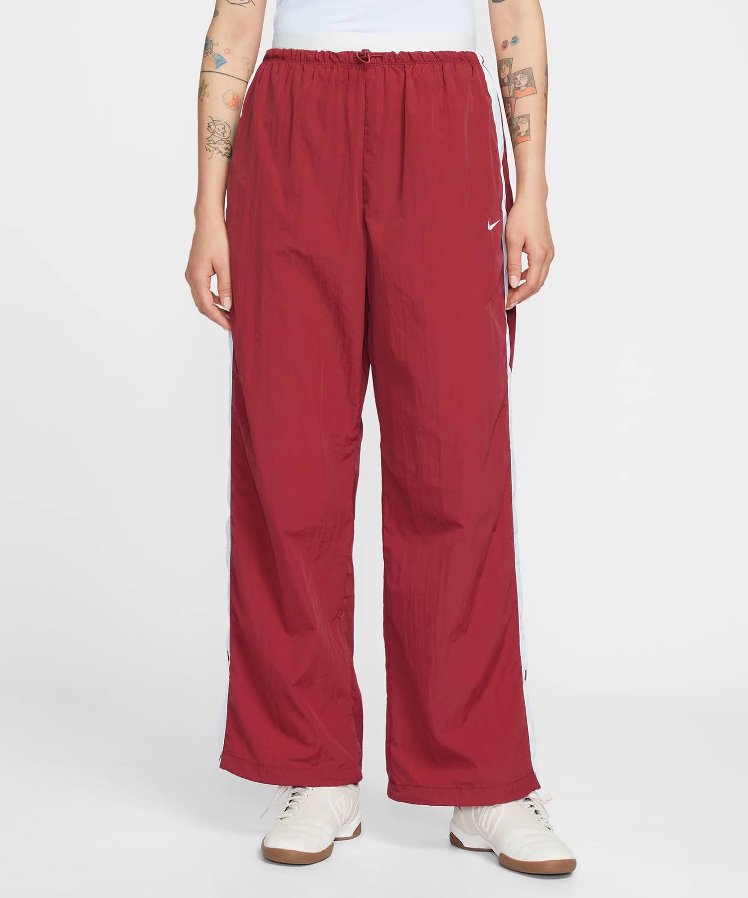 NIKE AS W NSW PARACHUTE HR PANT REDの画像