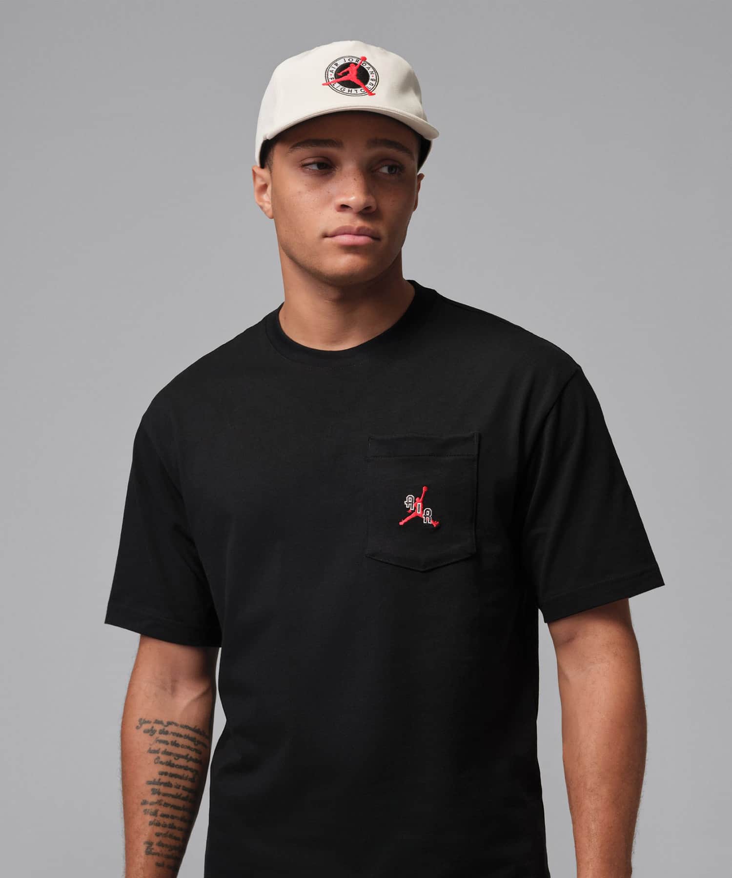 JORDAN BRAND M J POCKET SS CREW BLACKの画像