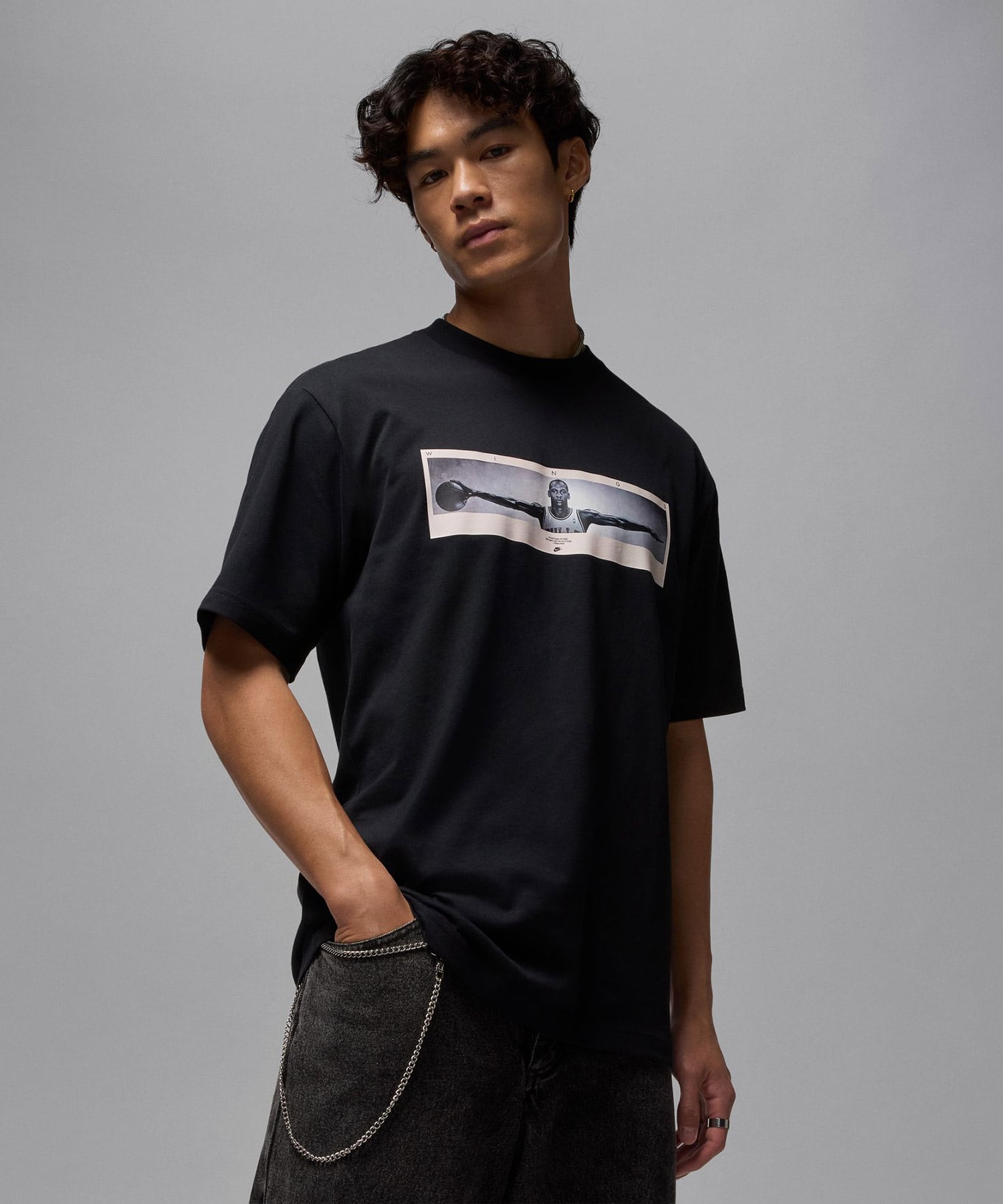 JORDAN BRAND M J NC WINGS PHOTO SS CREW BLACK/WHITEの画像