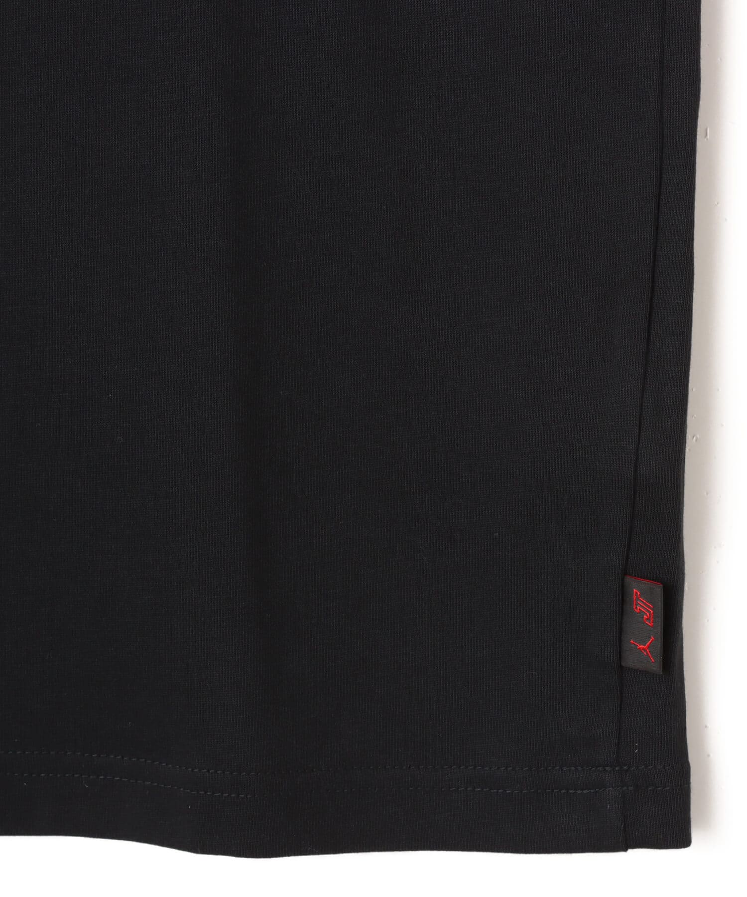 JORDAN BRAND M J GFX SS CREW JT BLACK/UNIVERSITY REDの画像