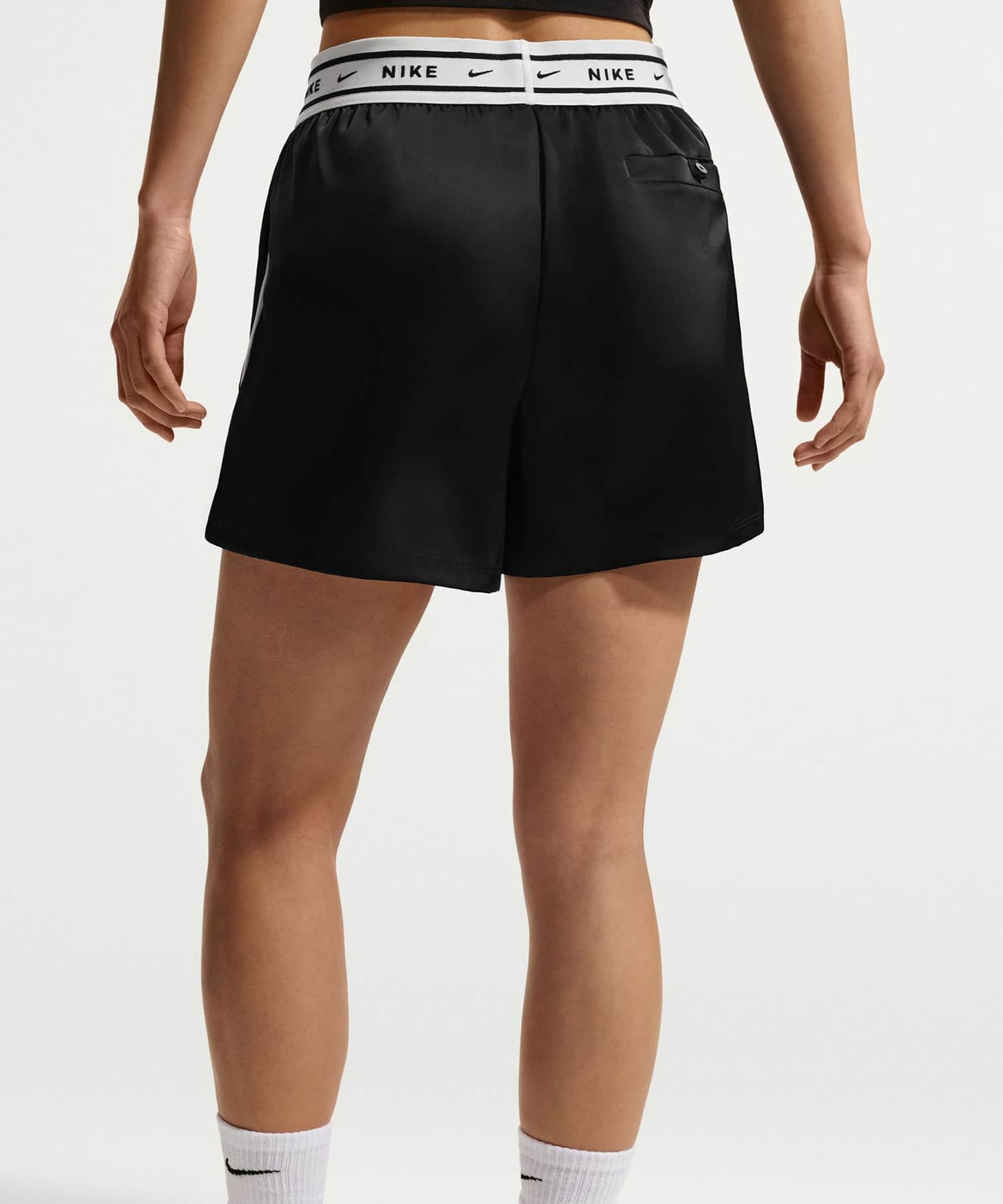 NIKE AS W NSW OFFLN WVN STN SHORT BLACK/(SAIL)の画像
