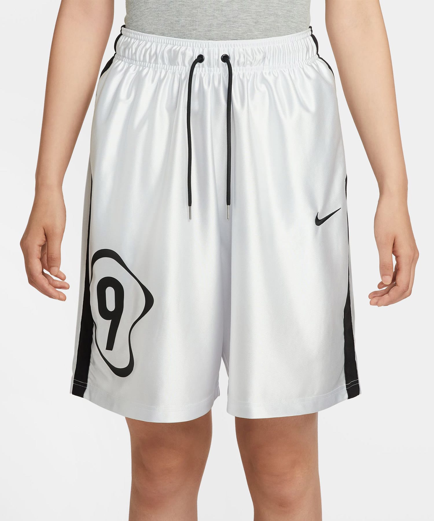 NIKE AS W NSW MESH SHORT GCEL METALLIC SILVERの画像