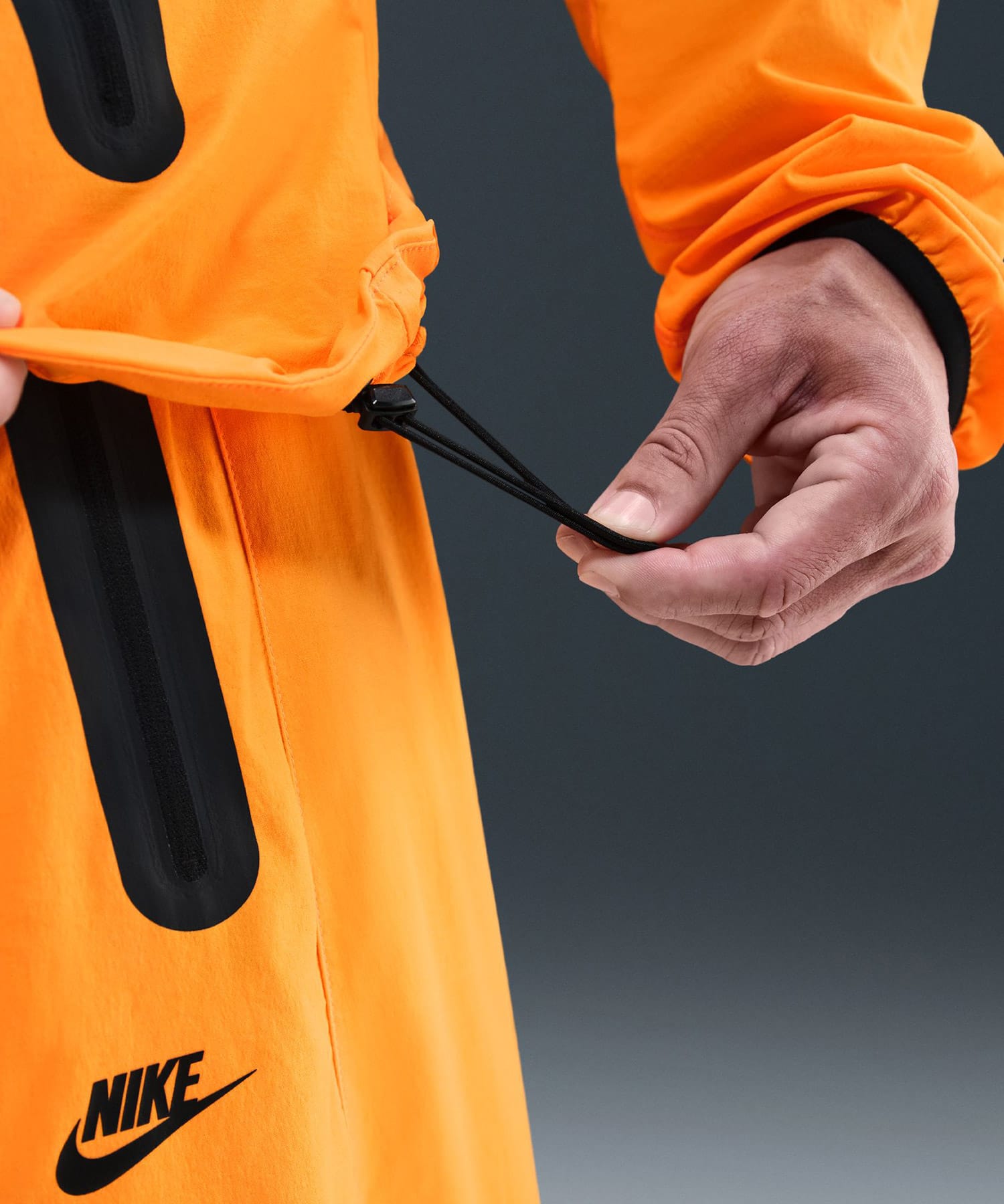 NIKE M NRG TCH WVN WR FZ JKT SUNDIALの画像