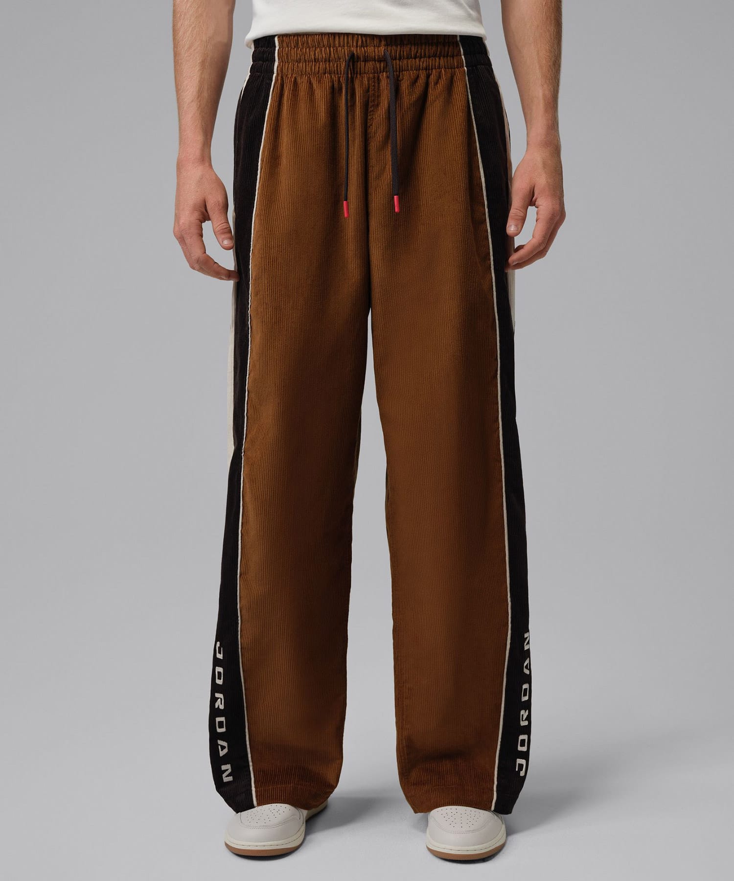 JORDAN BRAND M J FLT CORD PANT WHITEの画像