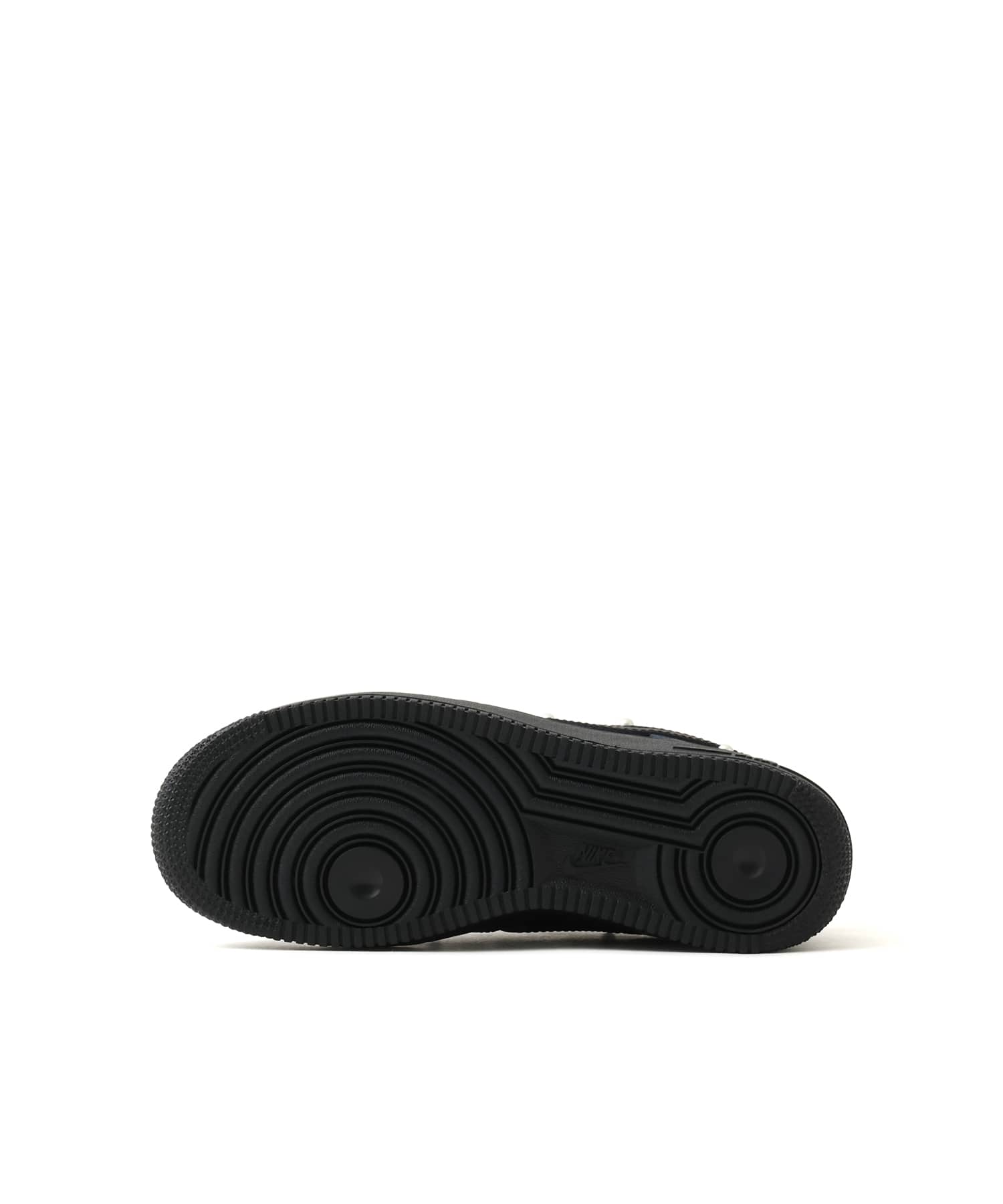 NIKE W AIR FORCE 1 '07 SE BLACK/BLACK-MTLC SUMMIT WHTの画像