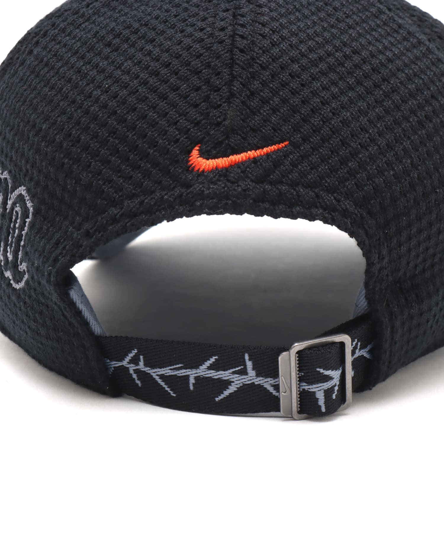NIKE U NK CLUB CAP U CB FTBL LATAM BLACK/BARELY VOLTの画像
