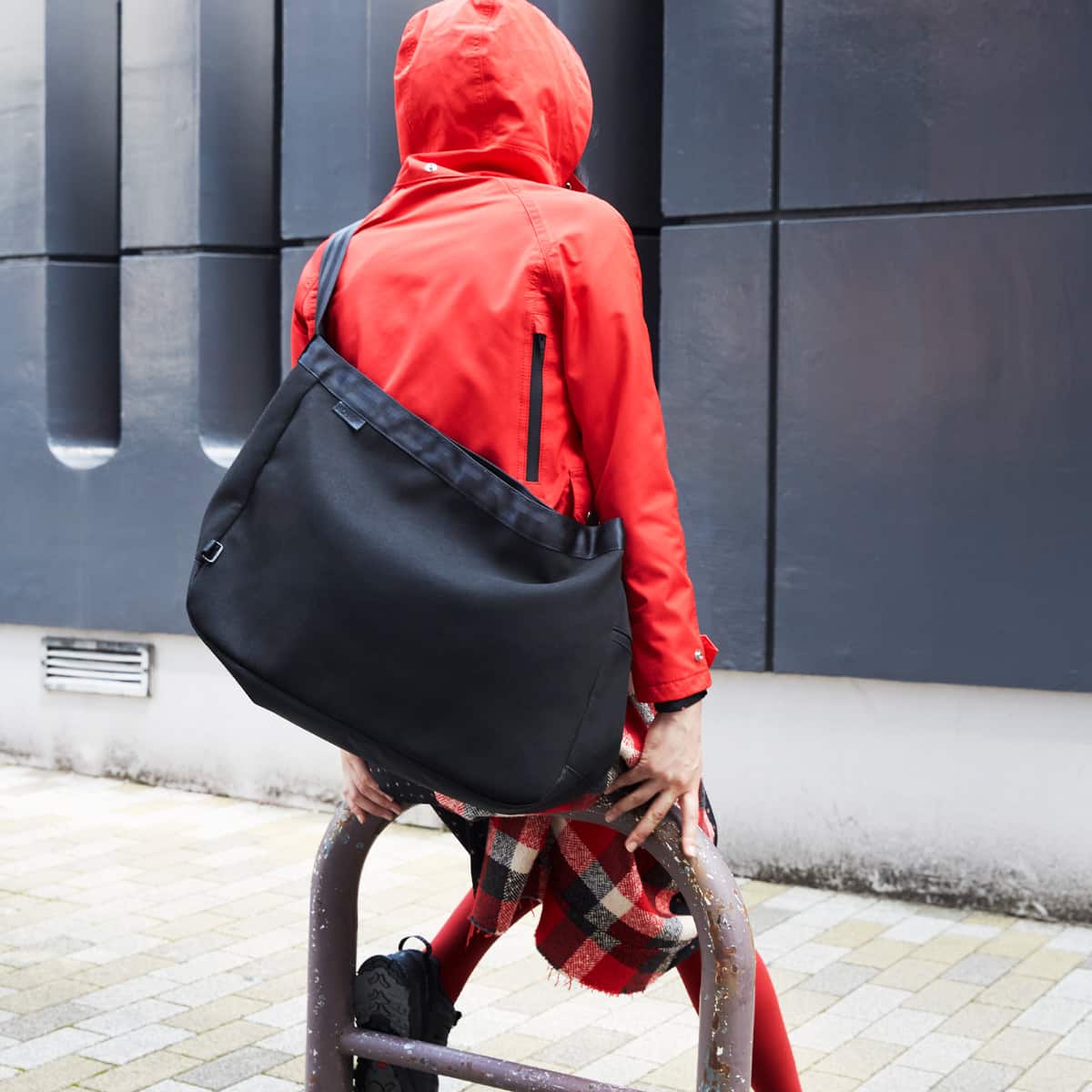 CHROME NEWSPAPER MESSENGER BLACK / SUEDE の画像