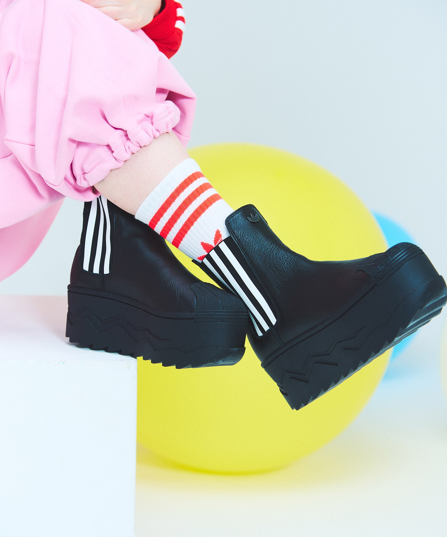 adidas SSTR PLATFORM BOOTS atmos pink CBLACK/FTWWHT/CREWHTの画像