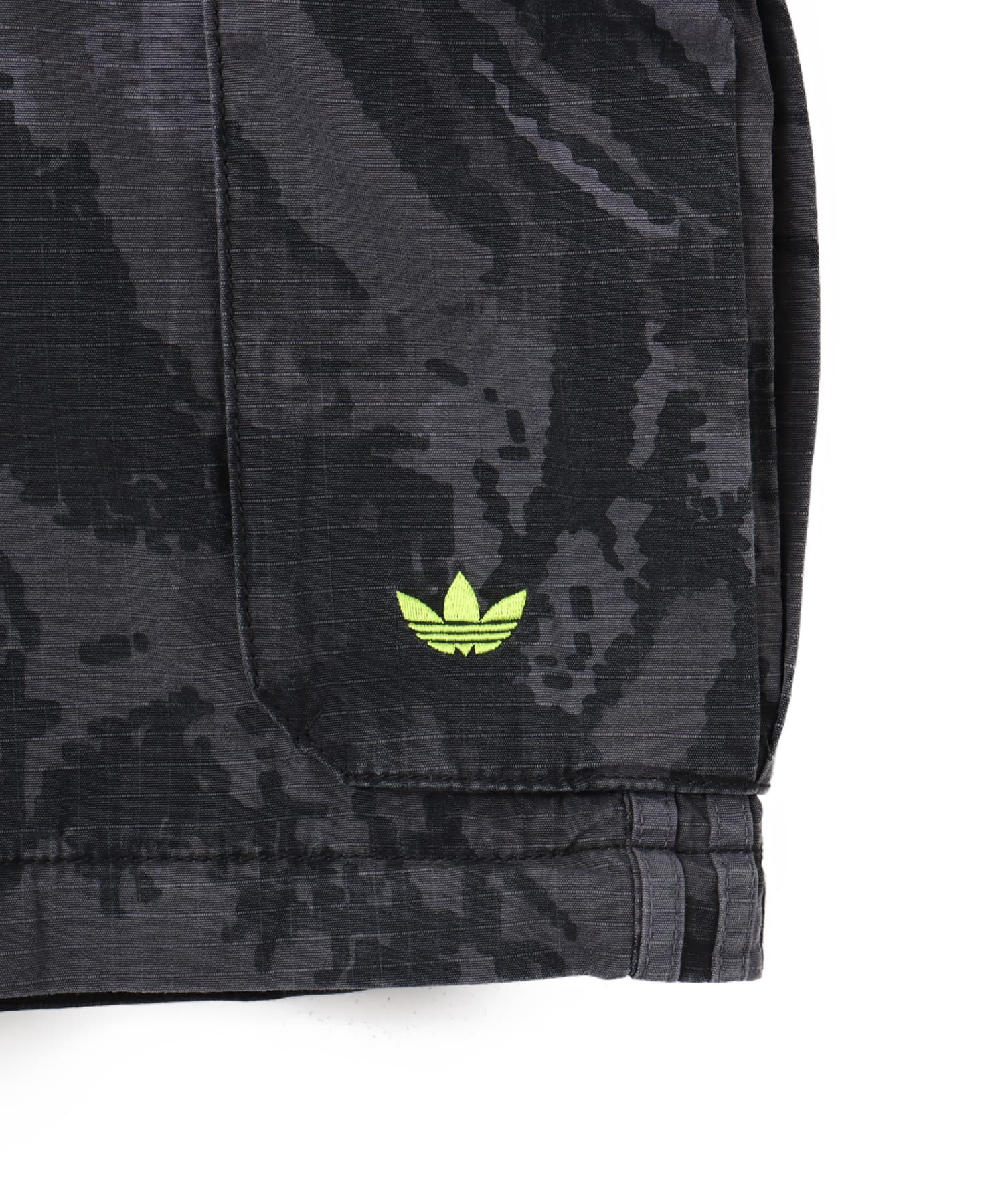 adidas ZIP-OFF CARGO PANTS マルチカラー/グレースリーの画像