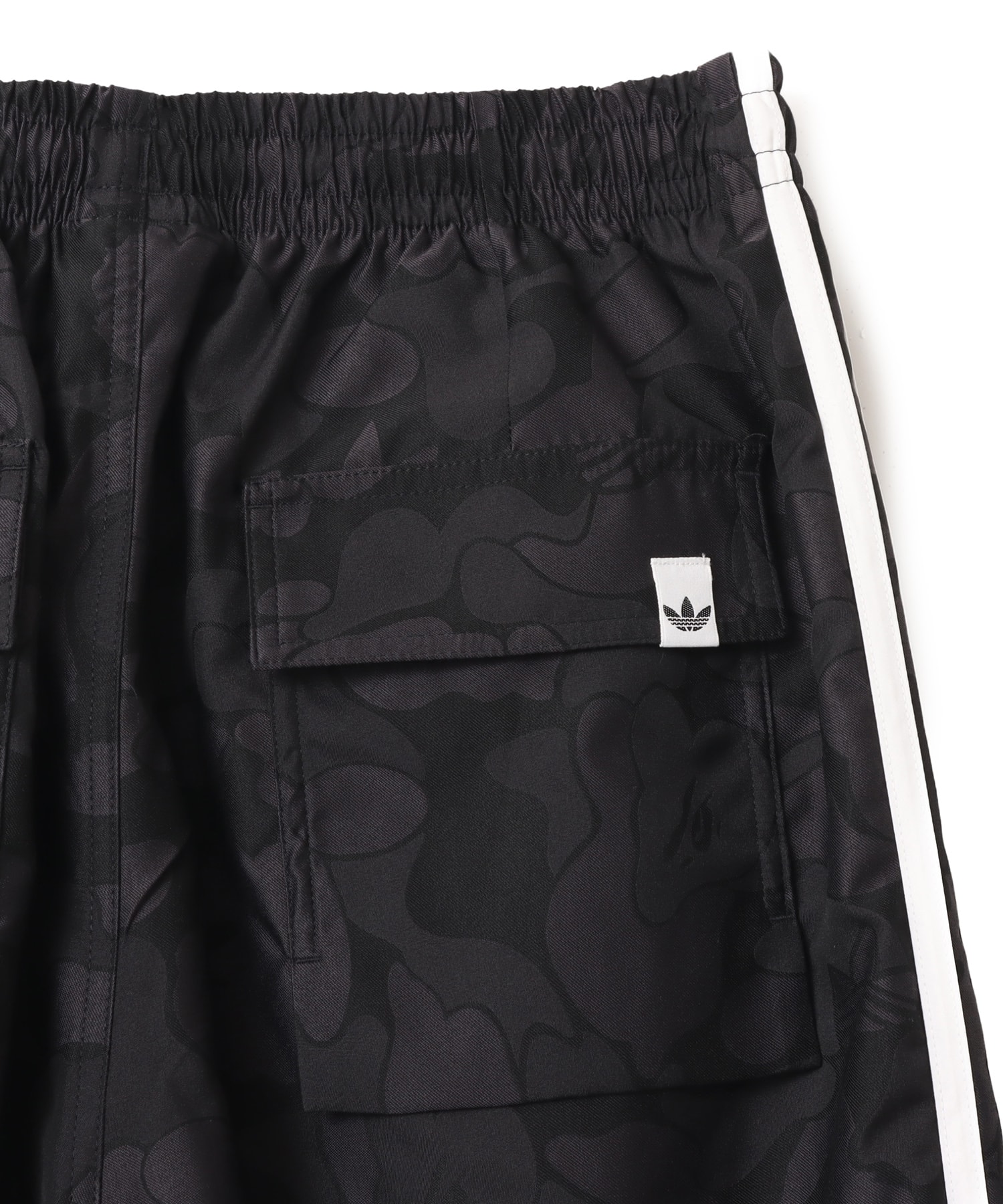 adidas JACQUARD PANTS BAPE ブラックの画像